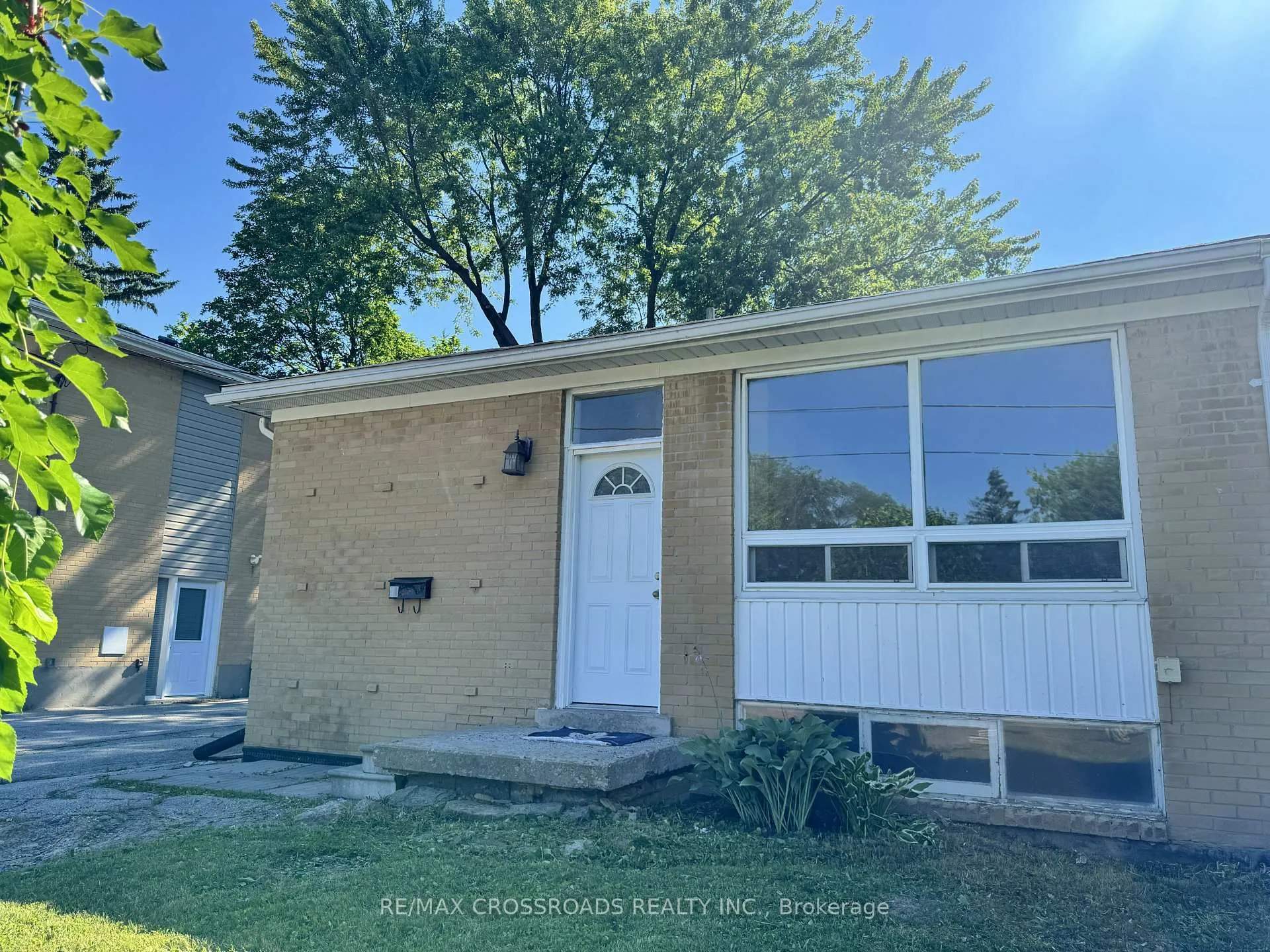 Photo 9 of Unit Lower, 21 Davis Road, Aurora, Aurora Highlands — HOMEH