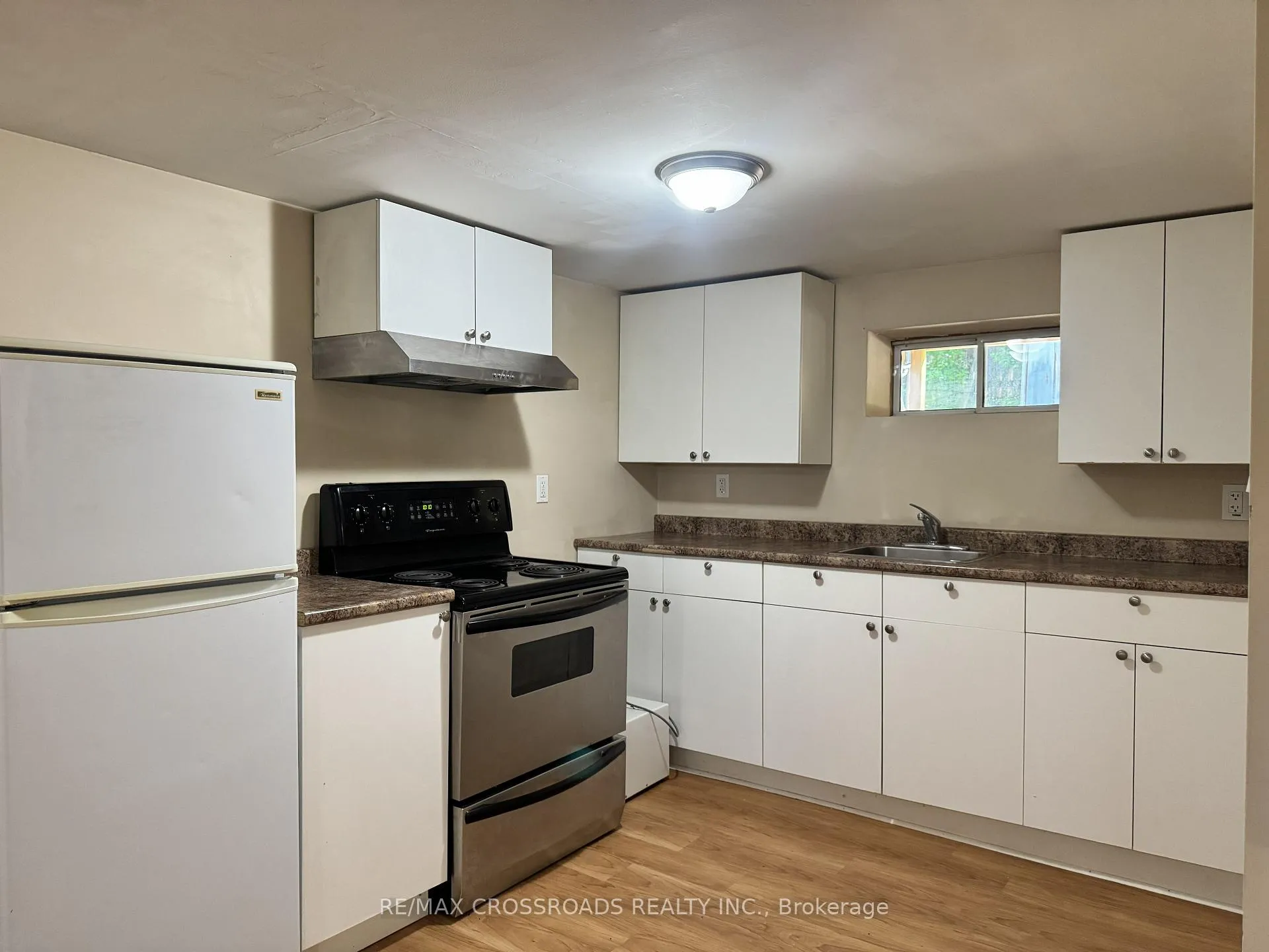 Photo 7 of Unit Lower, 21 Davis Road, Aurora, Aurora Highlands — HOMEH