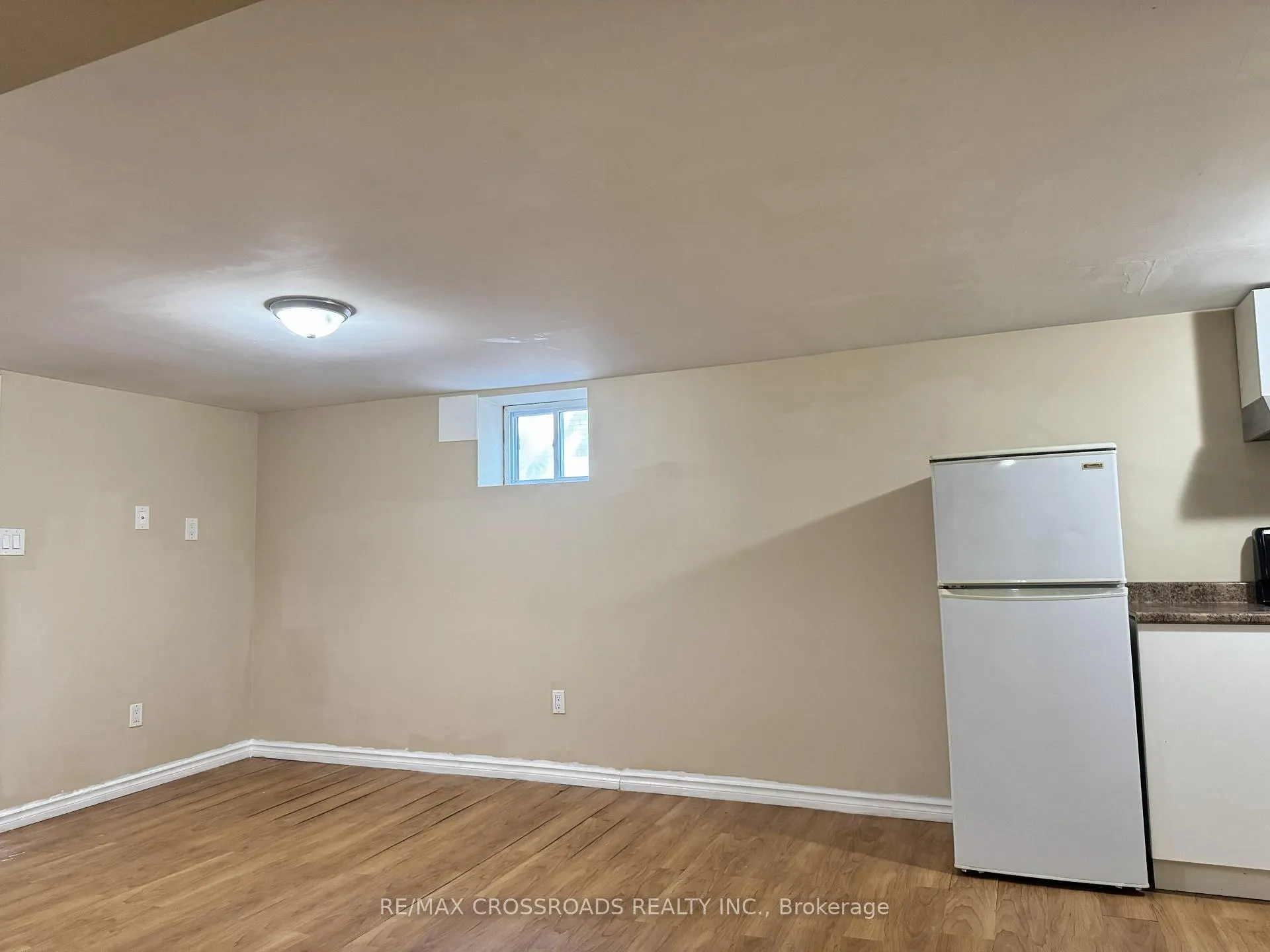 Photo 8 of Unit Lower, 21 Davis Road, Aurora, Aurora Highlands — HOMEH