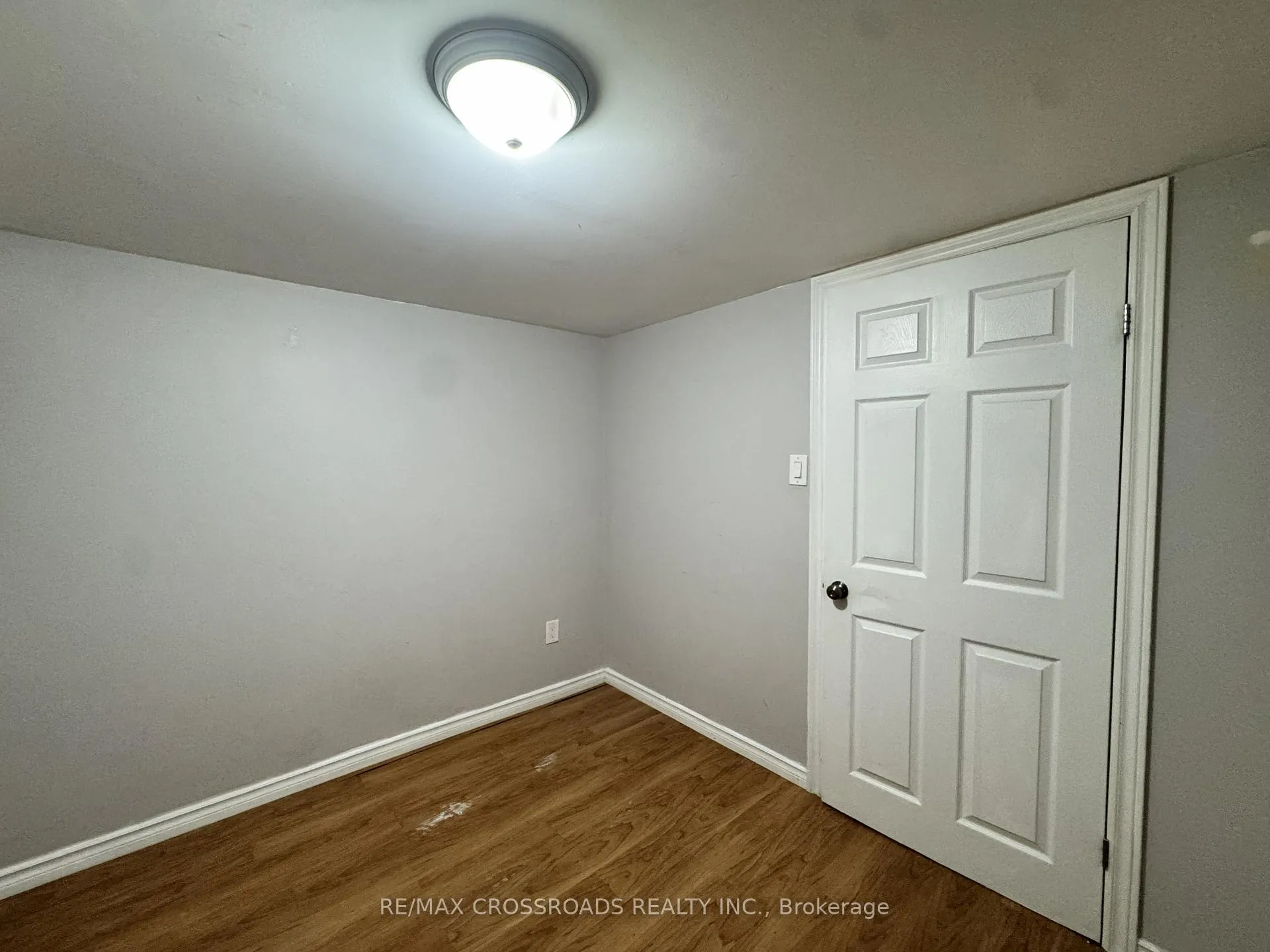 Photo 2 of Unit Lower, 21 Davis Road, Aurora, Aurora Highlands — HOMEH