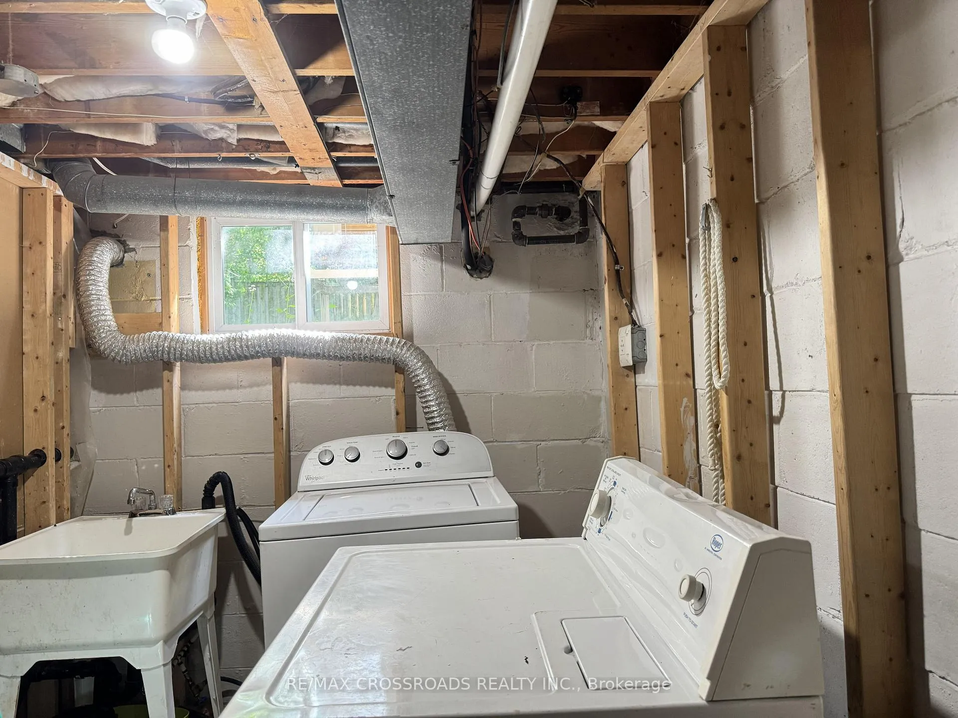 Photo 5 of Unit Lower, 21 Davis Road, Aurora, Aurora Highlands — HOMEH