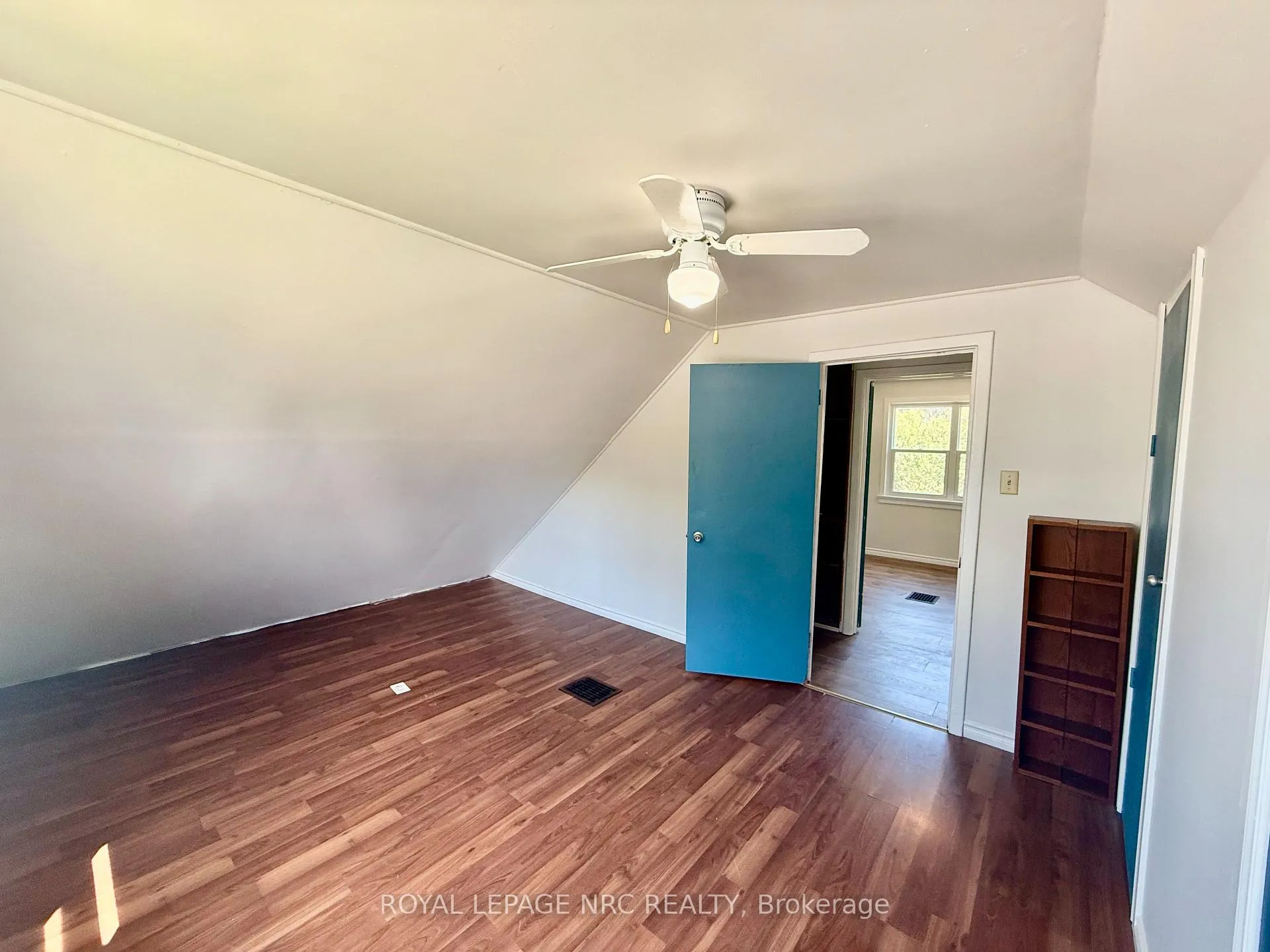 Photo 6 of 6411 Mcleod Road, Niagara Falls, Arad/Fallsview — HOMEH