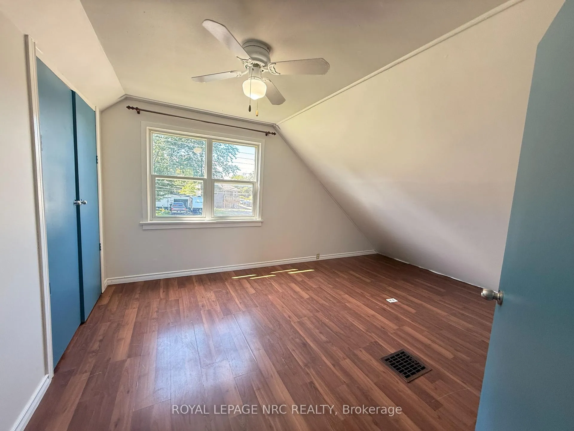Photo 7 of 6411 Mcleod Road, Niagara Falls, Arad/Fallsview — HOMEH