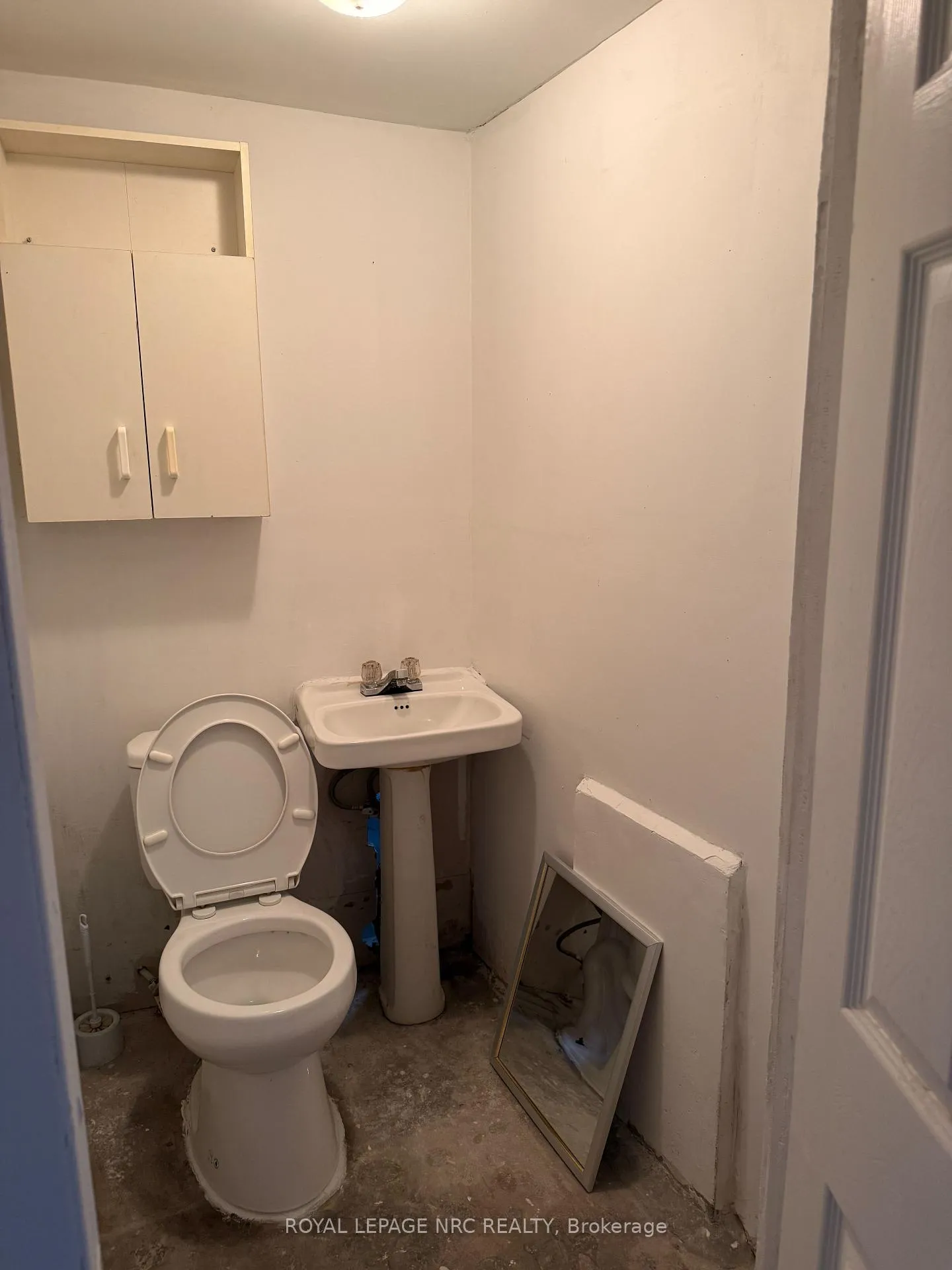 Photo 13 of 6411 Mcleod Road, Niagara Falls, Arad/Fallsview — HOMEH