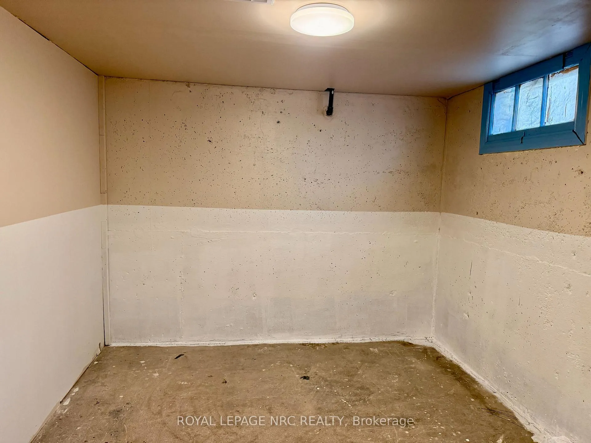 Photo 14 of 6411 Mcleod Road, Niagara Falls, Arad/Fallsview — HOMEH