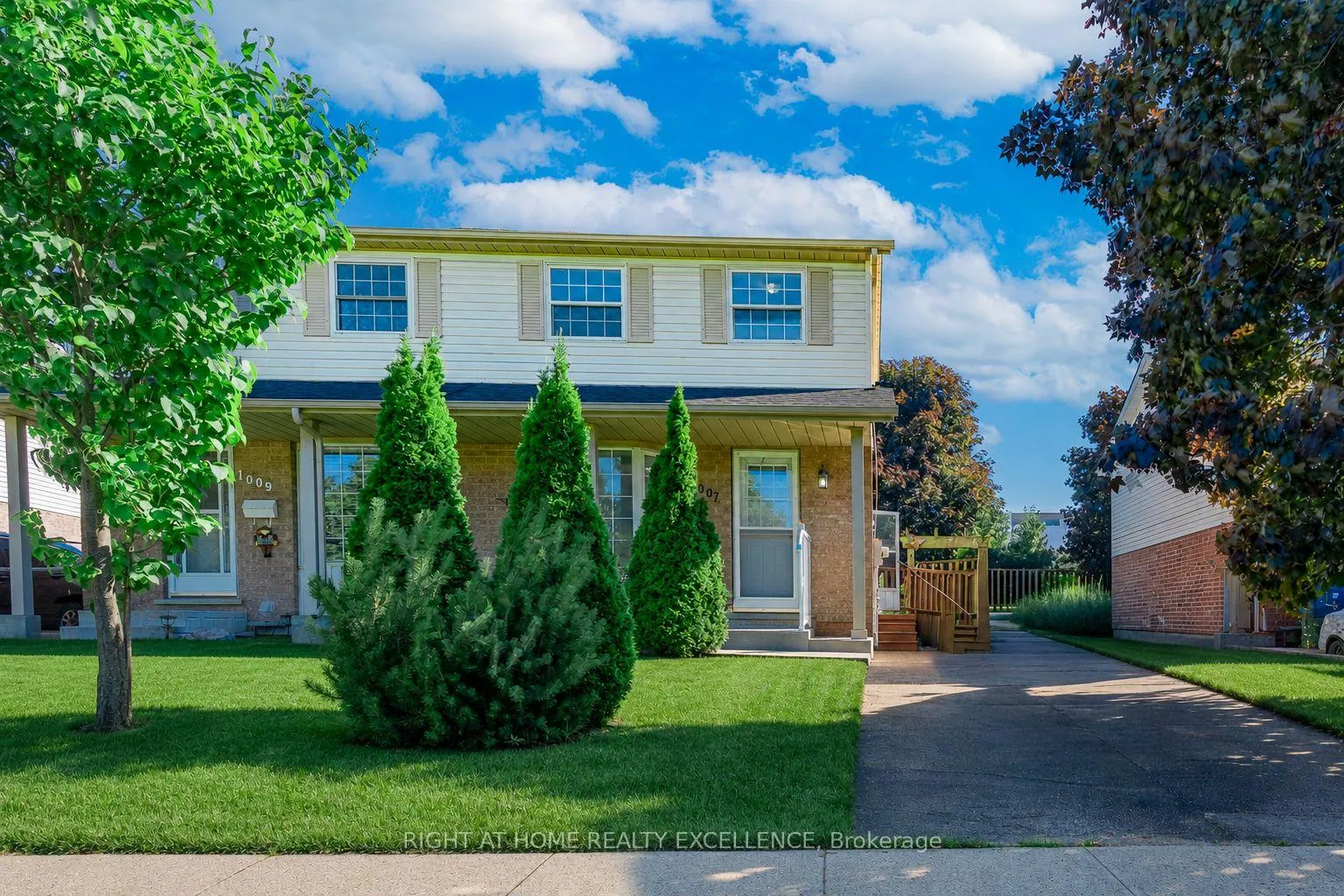 Front of 1007 Elgin Street N