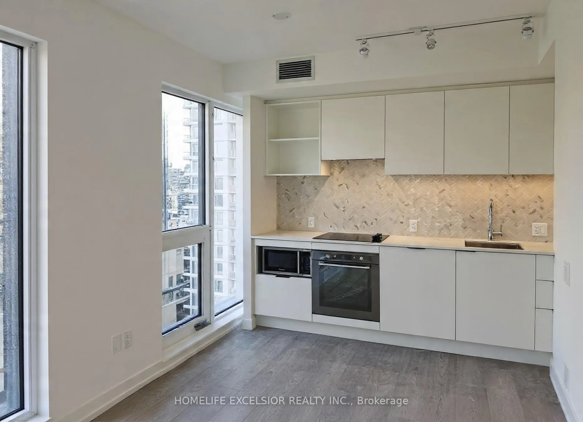 Front of Unit 2217, 82 Dalhousie Street