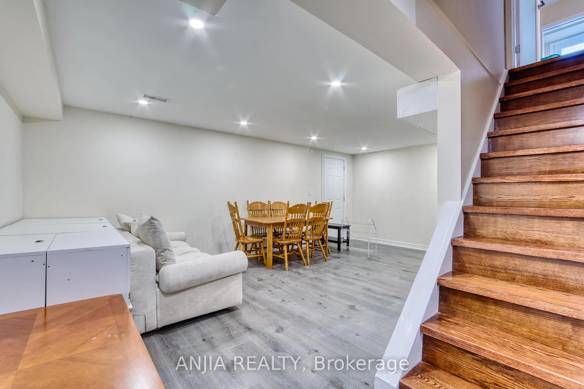 Photo 2 of Unit Basement, 37 Allangrove Crescent, Scarborough, L'Amoreaux — HOMEH