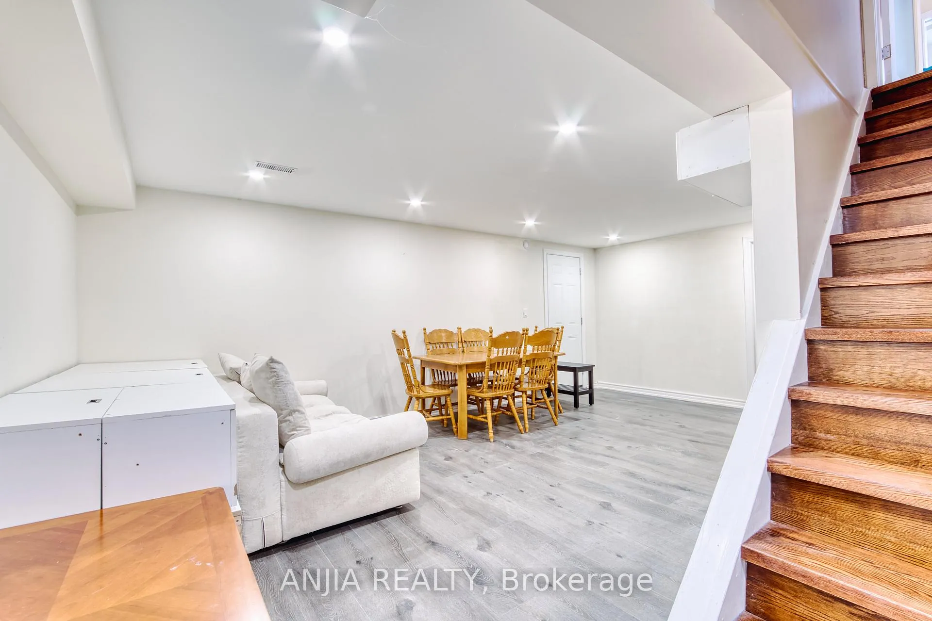 Photo 4 of Unit Basement, 37 Allangrove Crescent, Scarborough, L'Amoreaux — HOMEH