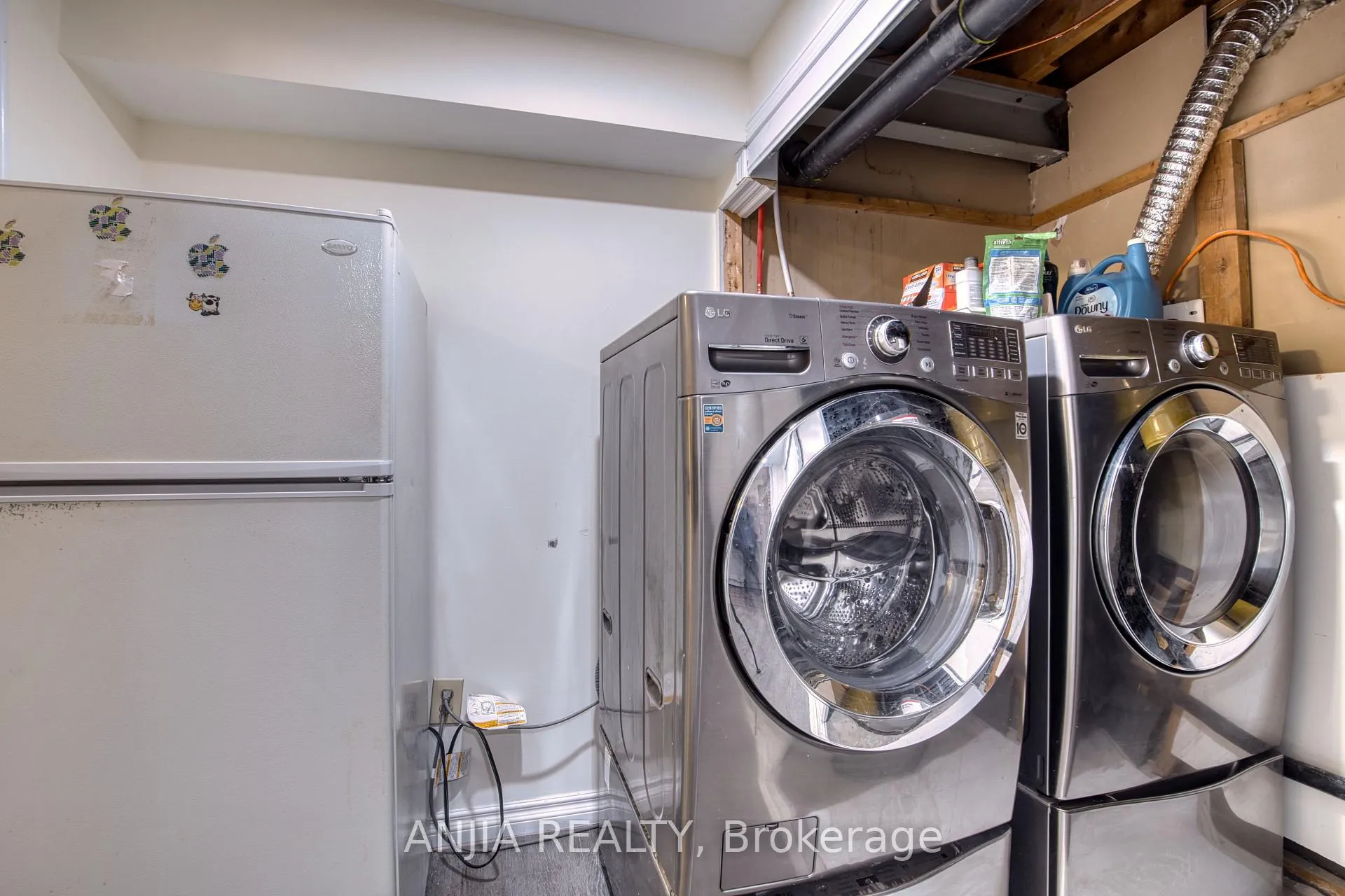 Photo 7 of Unit Basement, 37 Allangrove Crescent, Scarborough, L'Amoreaux — HOMEH