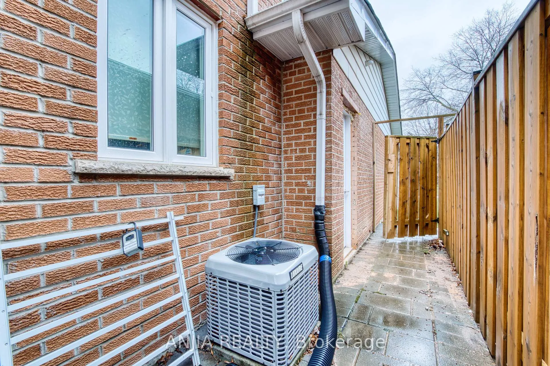 Photo 12 of Unit Basement, 37 Allangrove Crescent, Scarborough, L'Amoreaux — HOMEH