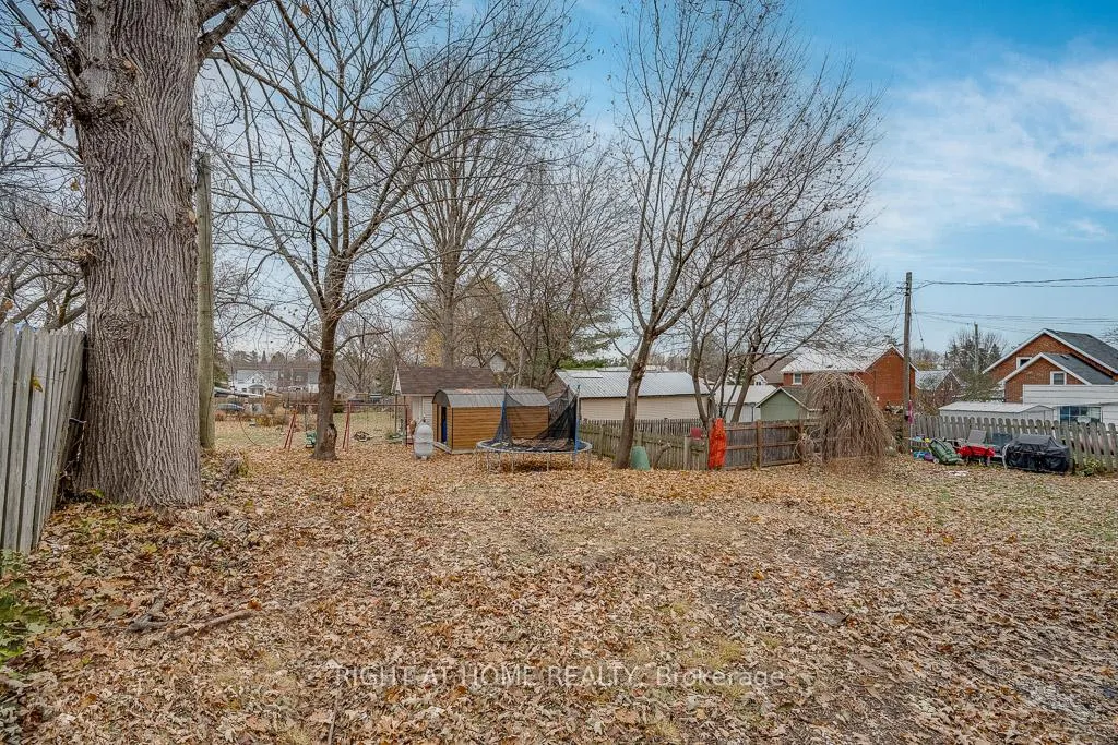 Photo 25 of 97 Madawaska Street, Arnprior, Arnprior — HOMEH
