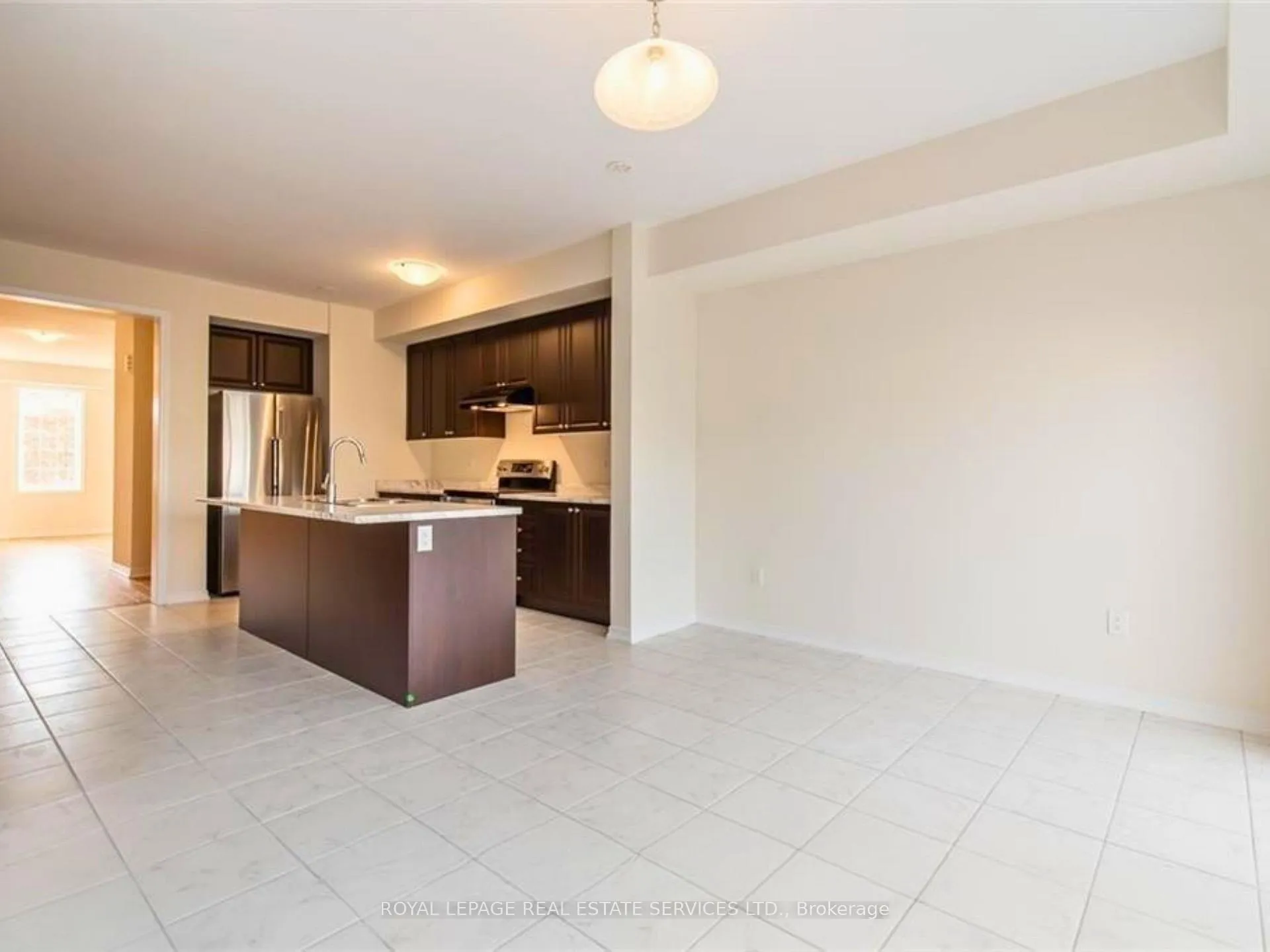 Photo 17 of 8317 Mulberry Drive, Niagara Falls, Brown — HOMEH