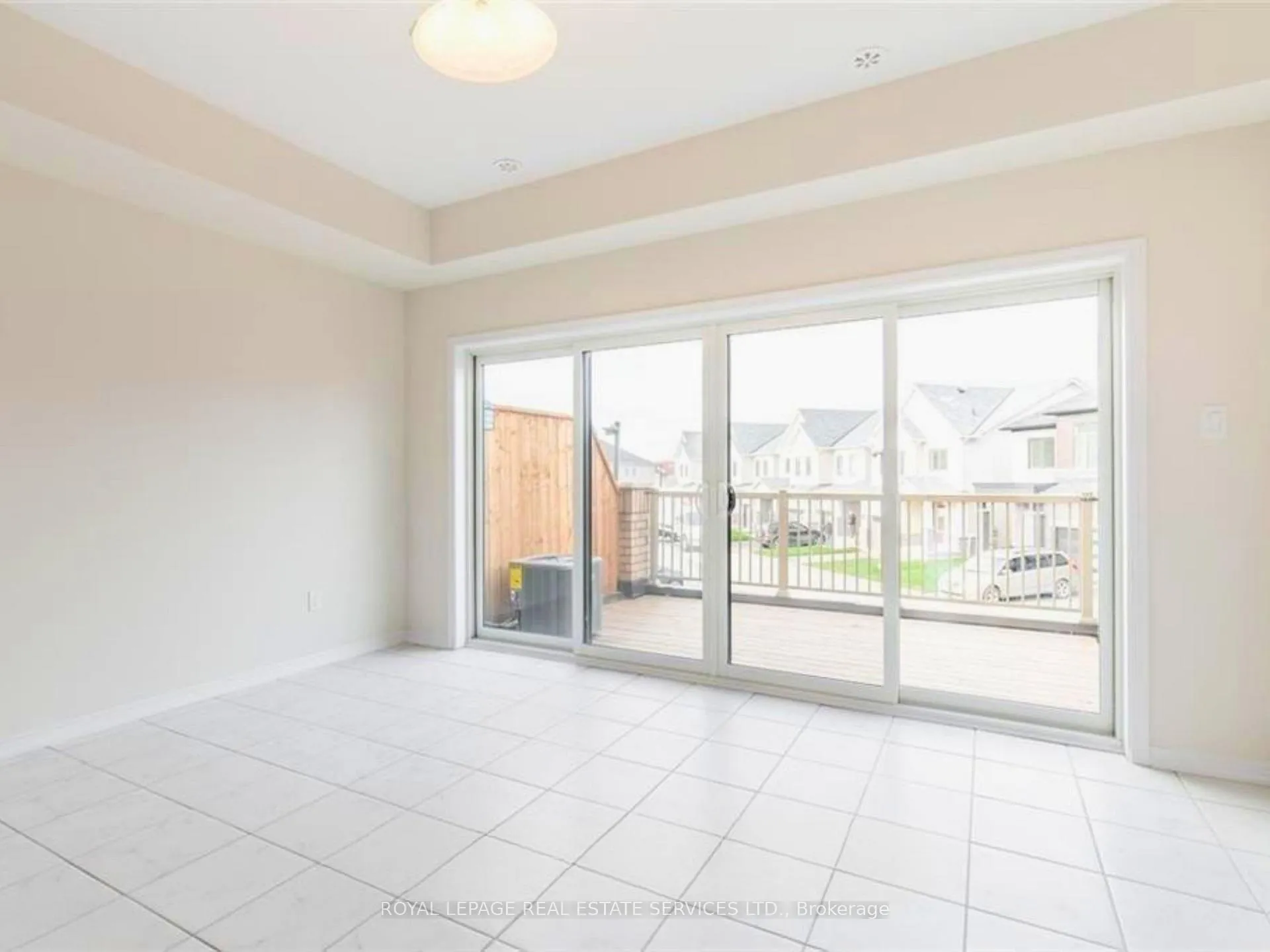 Photo 18 of 8317 Mulberry Drive, Niagara Falls, Brown — HOMEH