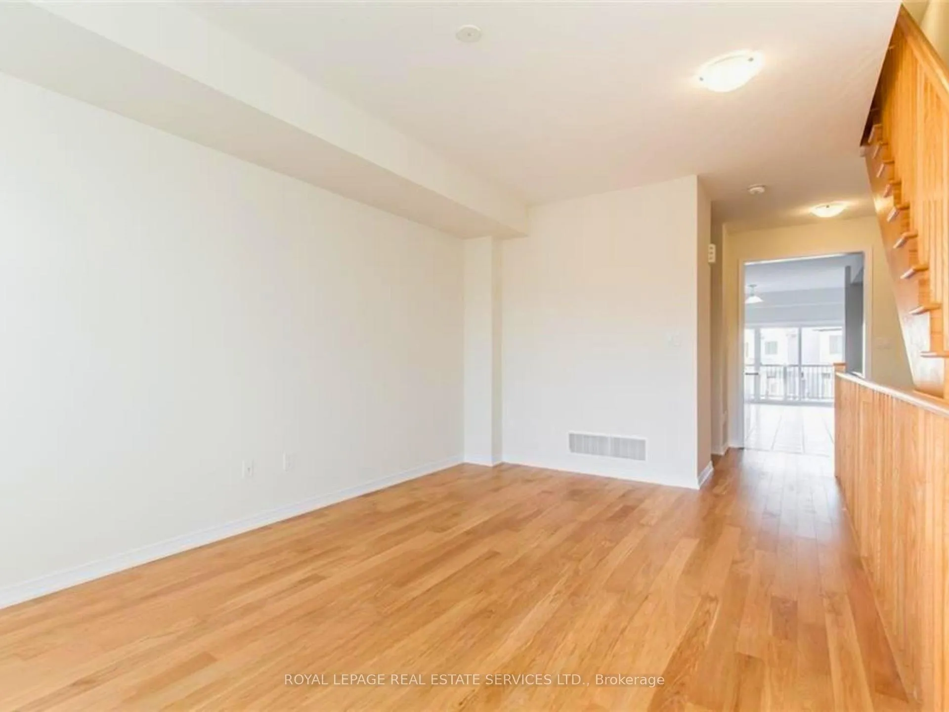 Photo 21 of 8317 Mulberry Drive, Niagara Falls, Brown — HOMEH