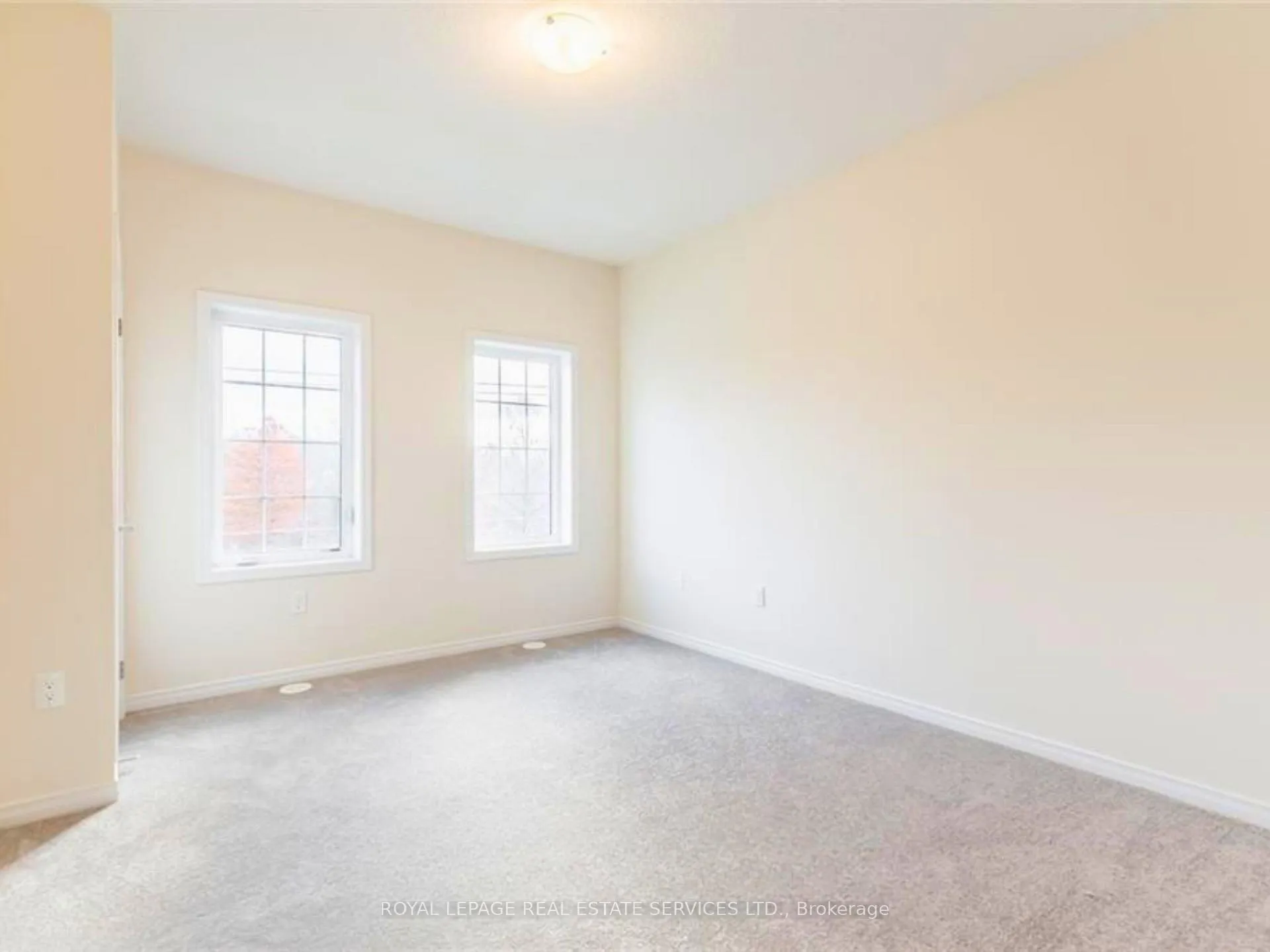 Photo 23 of 8317 Mulberry Drive, Niagara Falls, Brown — HOMEH