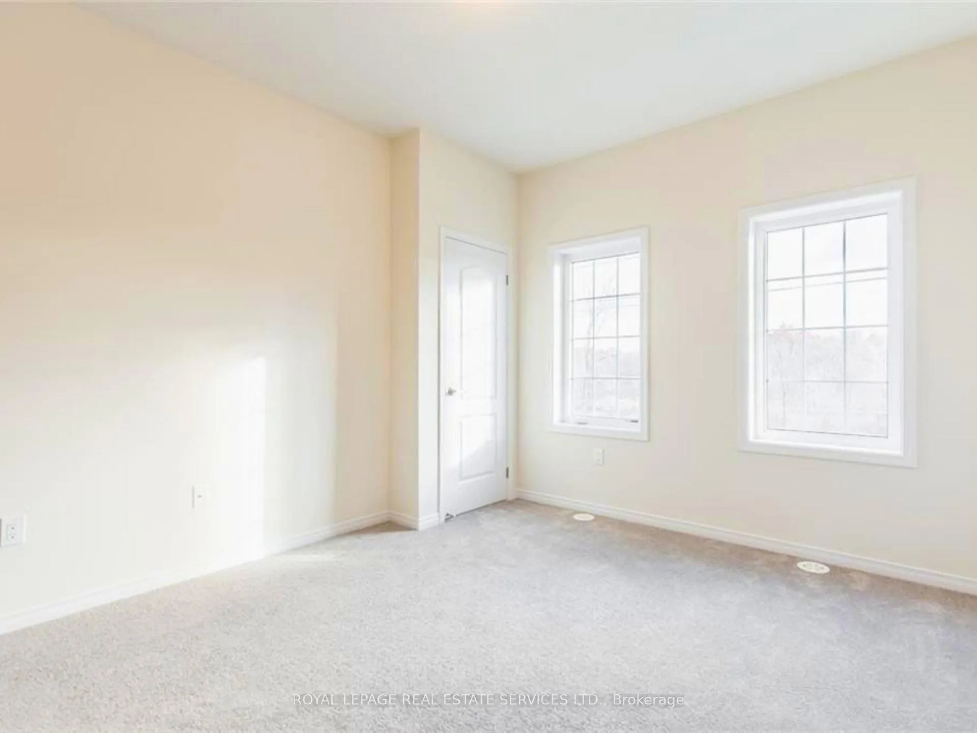 Photo 24 of 8317 Mulberry Drive, Niagara Falls, Brown — HOMEH