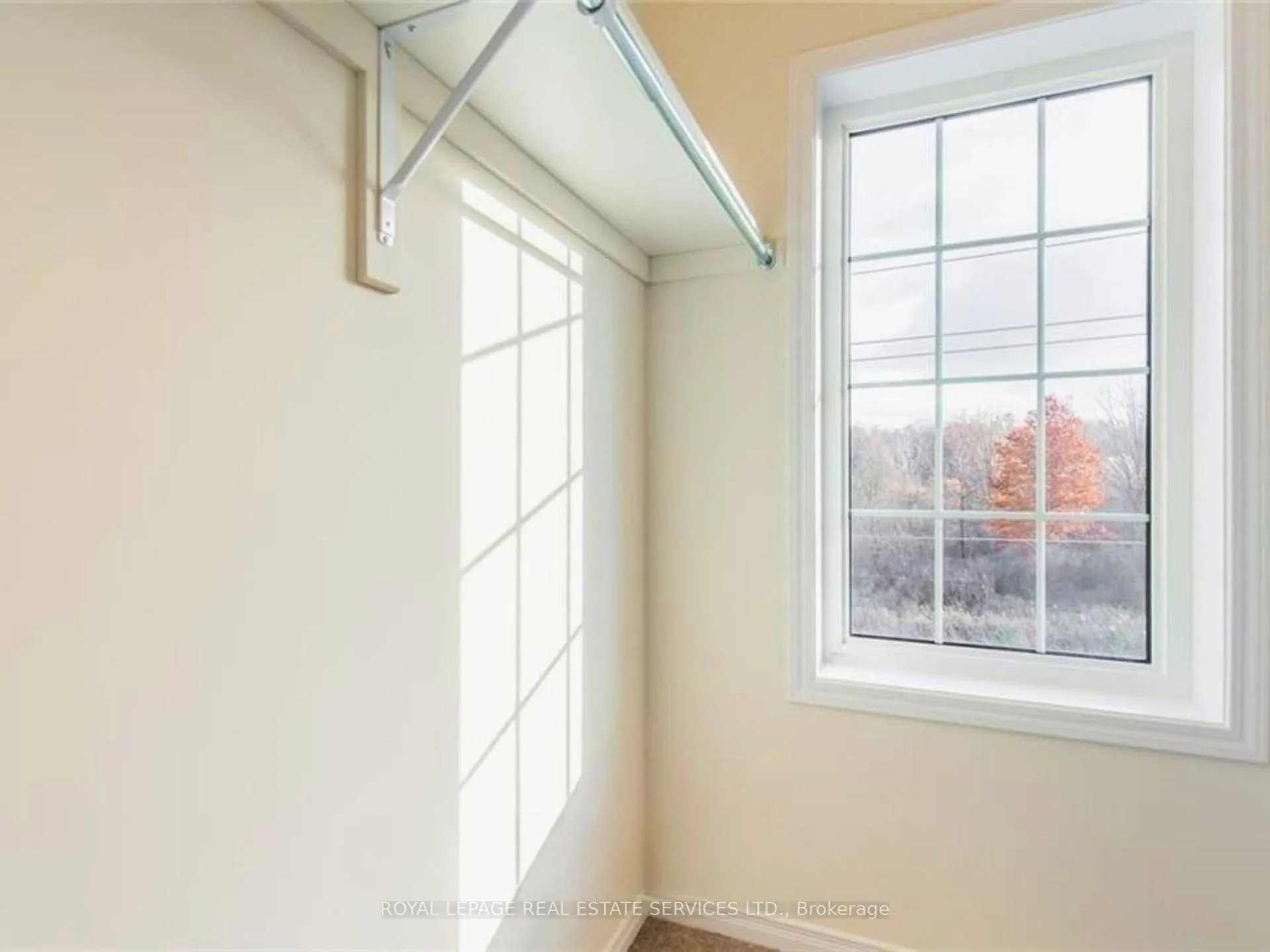 Photo 25 of 8317 Mulberry Drive, Niagara Falls, Brown — HOMEH