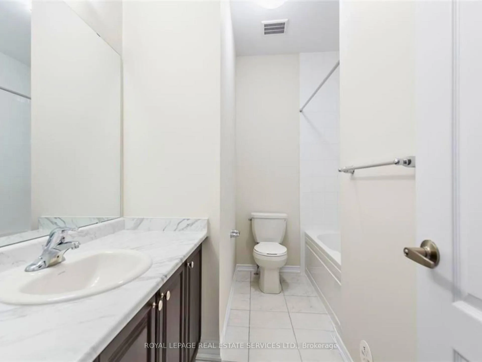 Photo 31 of 8317 Mulberry Drive, Niagara Falls, Brown — HOMEH