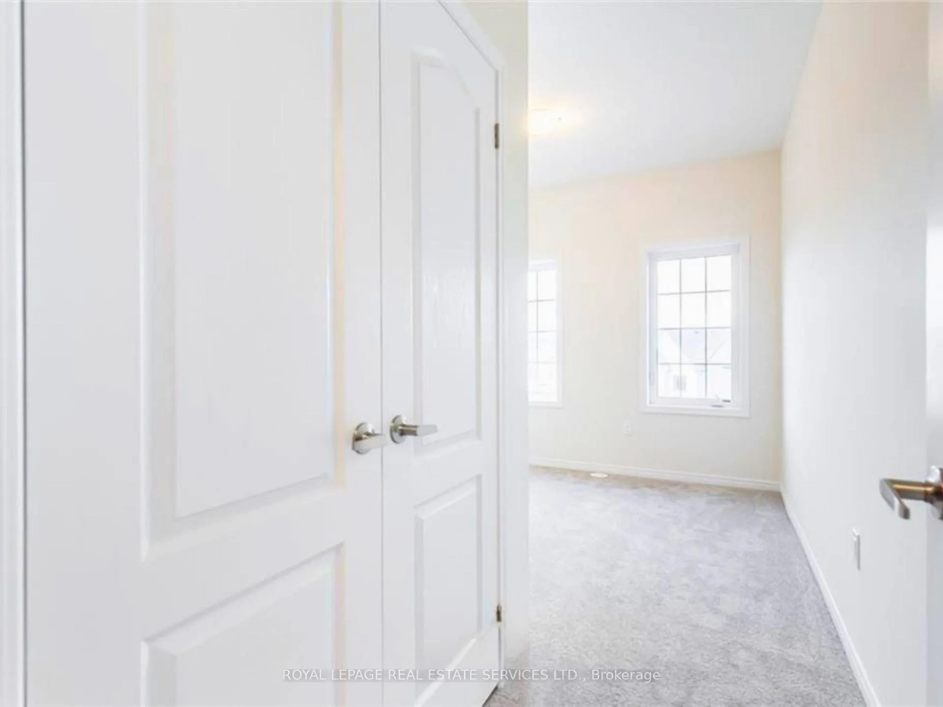 Photo 32 of 8317 Mulberry Drive, Niagara Falls, Brown — HOMEH