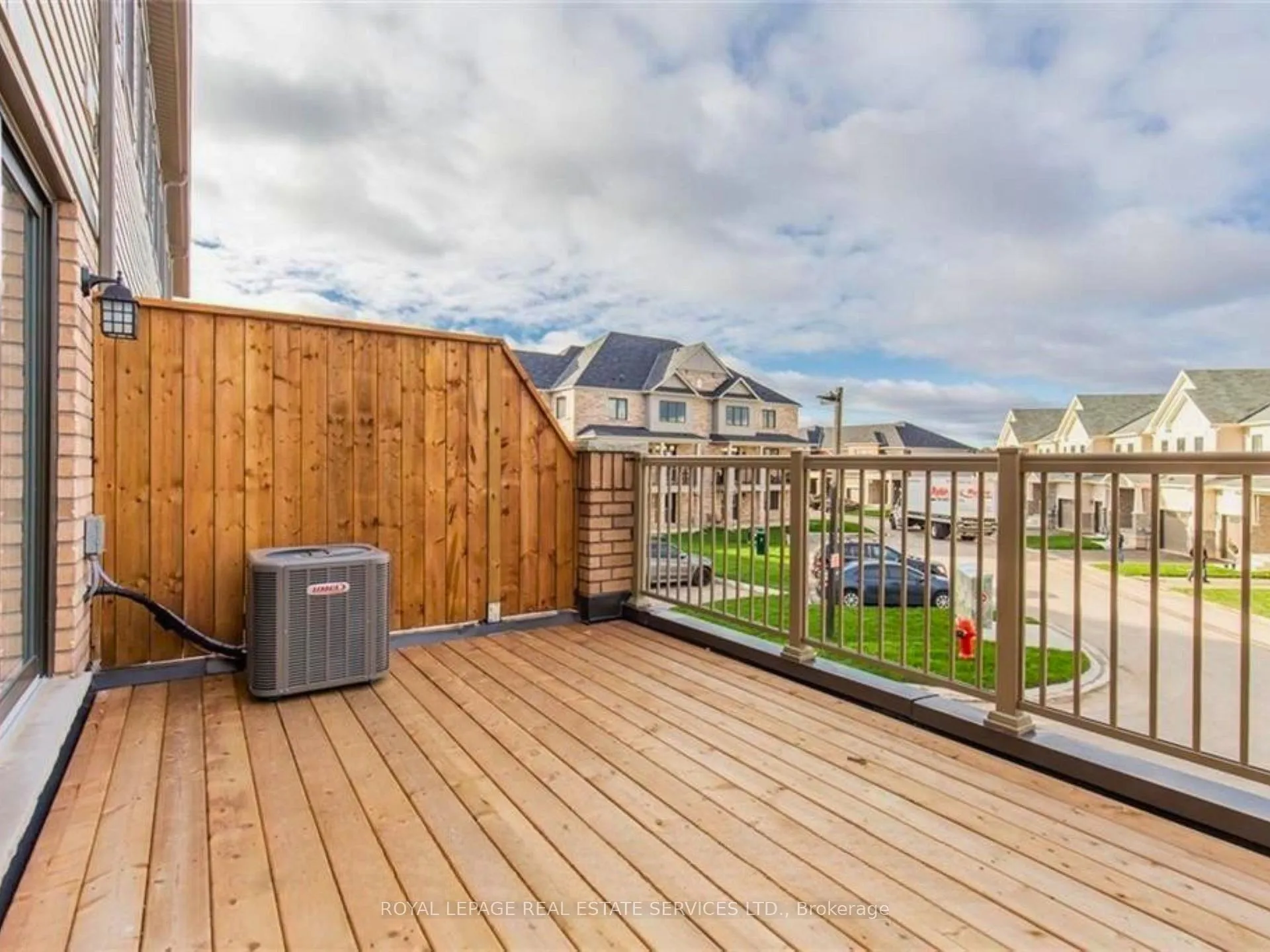 Photo 39 of 8317 Mulberry Drive, Niagara Falls, Brown — HOMEH