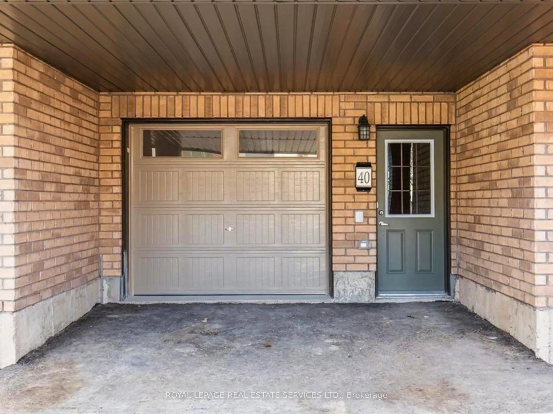 Photo 44 of 8317 Mulberry Drive, Niagara Falls, Brown — HOMEH