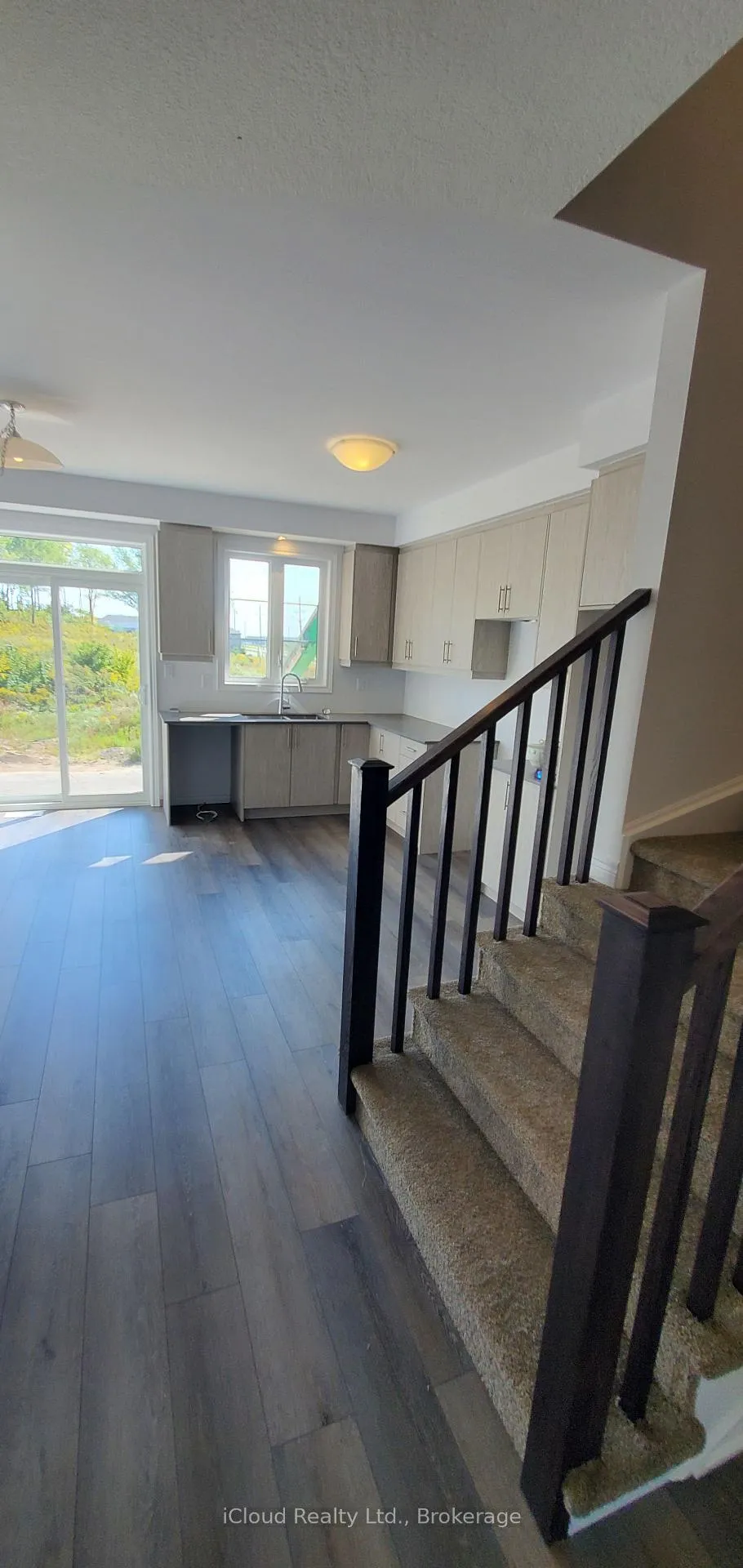 Photo 18 of 120 Court Drive, Brant, Paris — HOMEH