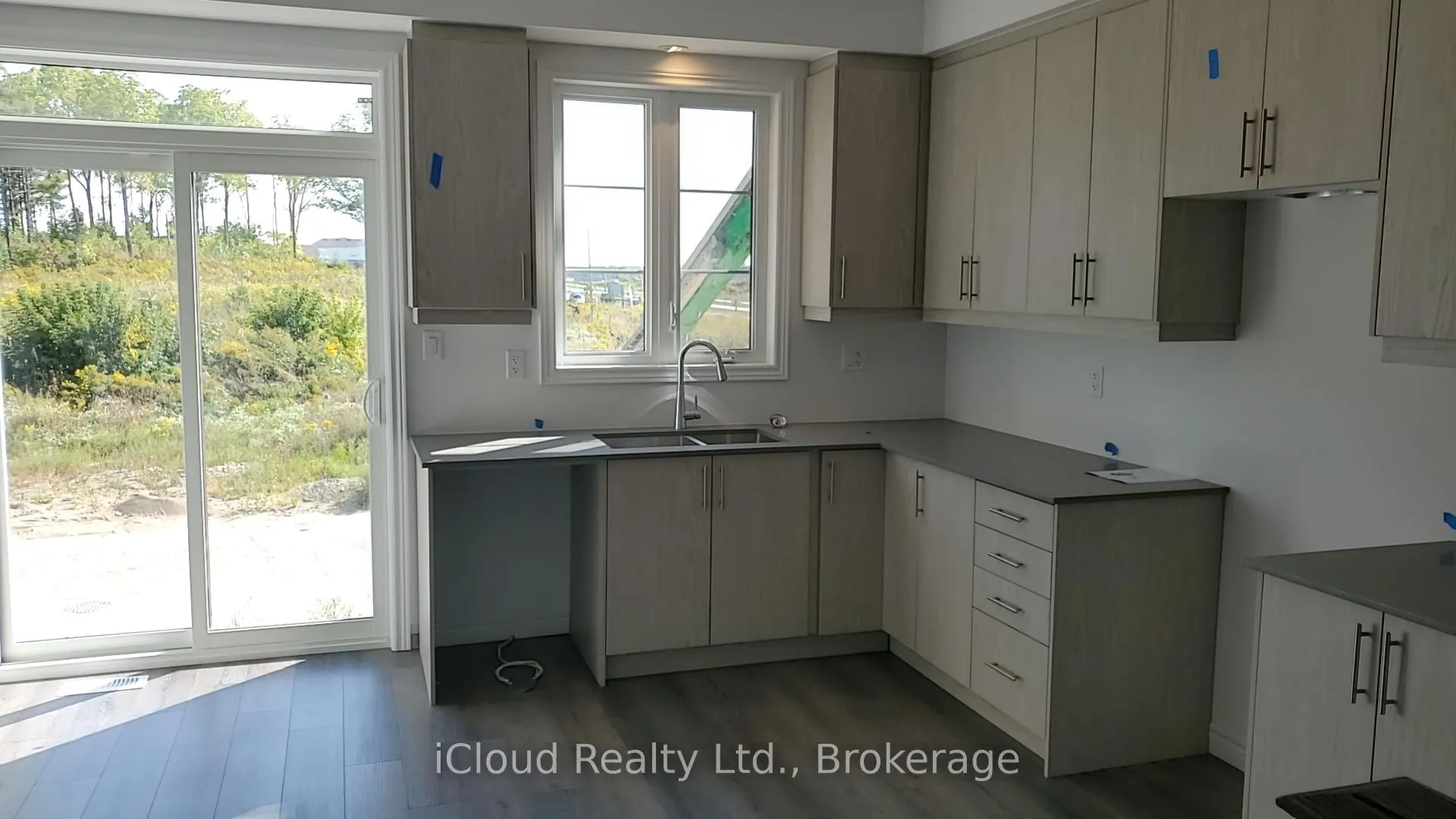 Photo 19 of 120 Court Drive, Brant, Paris — HOMEH