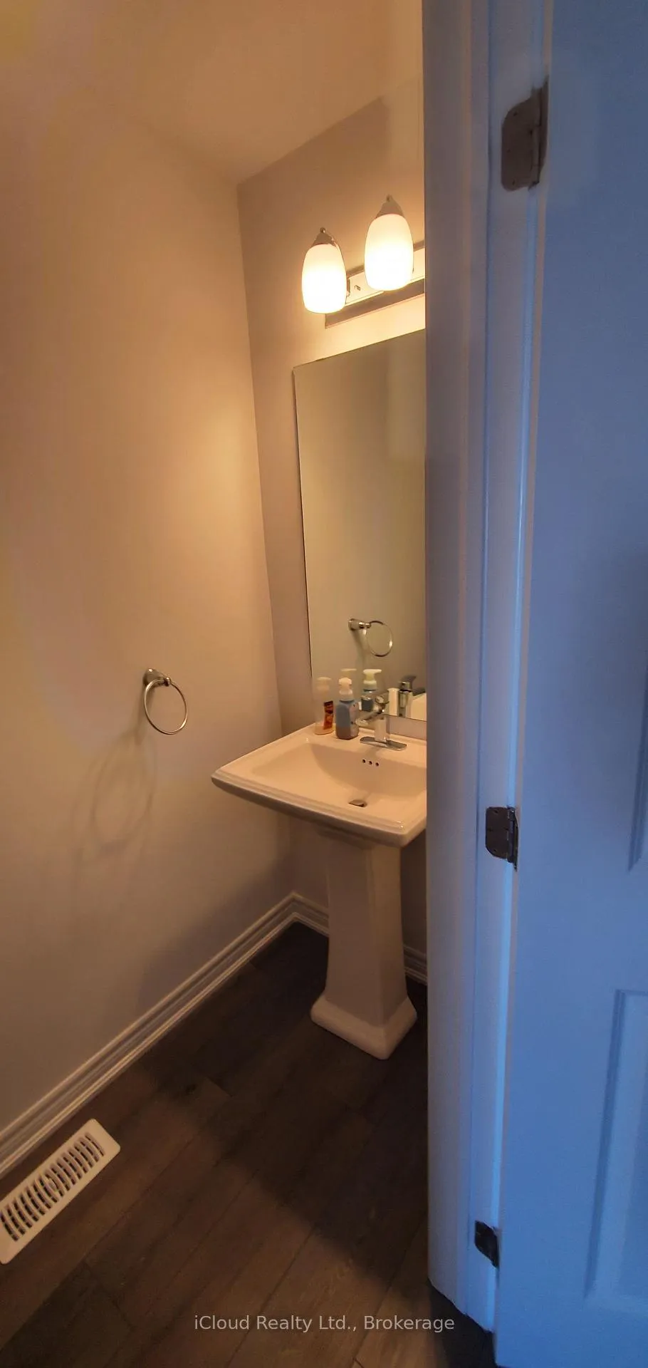 Photo 23 of 120 Court Drive, Brant, Paris — HOMEH