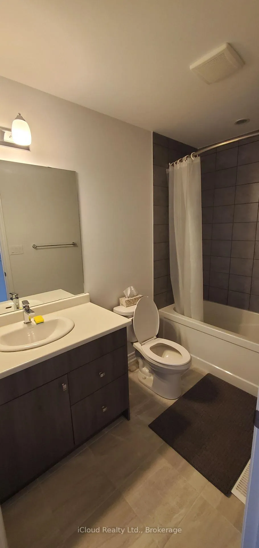 Photo 24 of 120 Court Drive, Brant, Paris — HOMEH