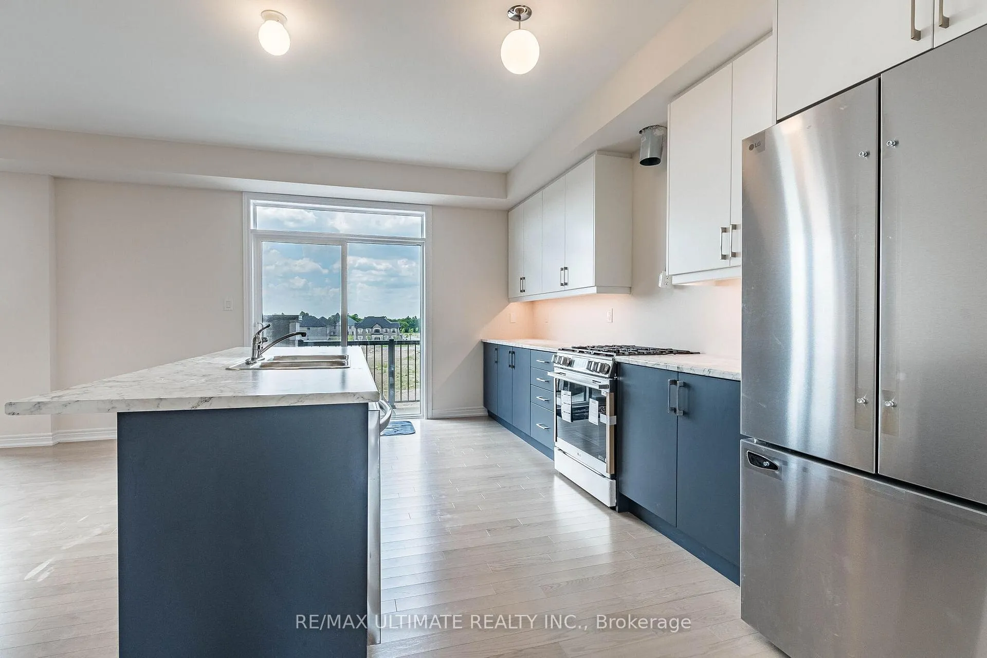 Photo 17 of 39 Sapwood Crescent, Brampton, Snelgrove — HOMEH