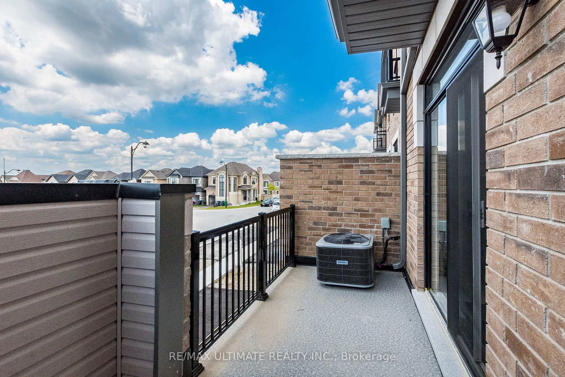 Photo 20 of 39 Sapwood Crescent, Brampton, Snelgrove — HOMEH