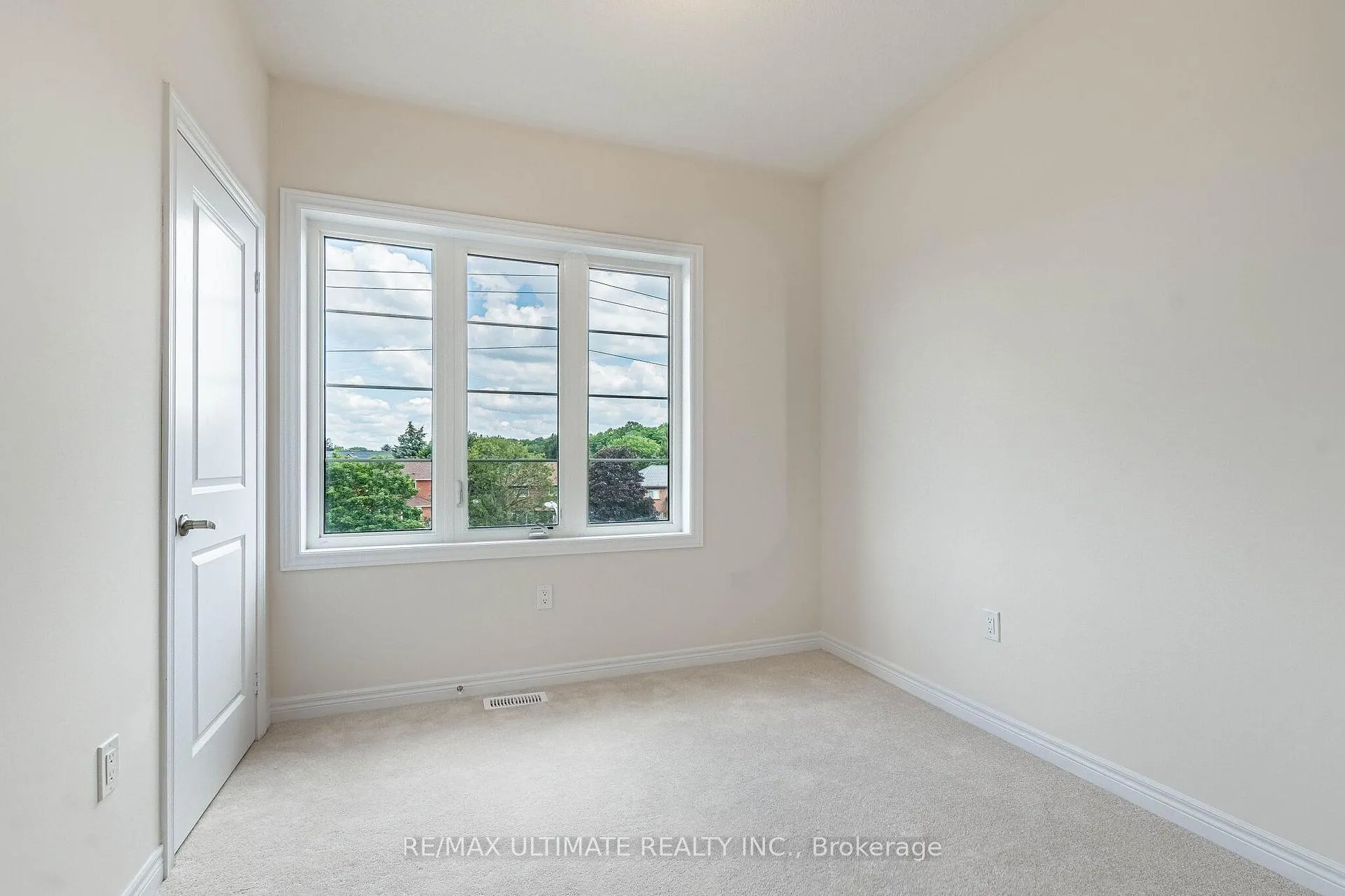 Photo 26 of 39 Sapwood Crescent, Brampton, Snelgrove — HOMEH