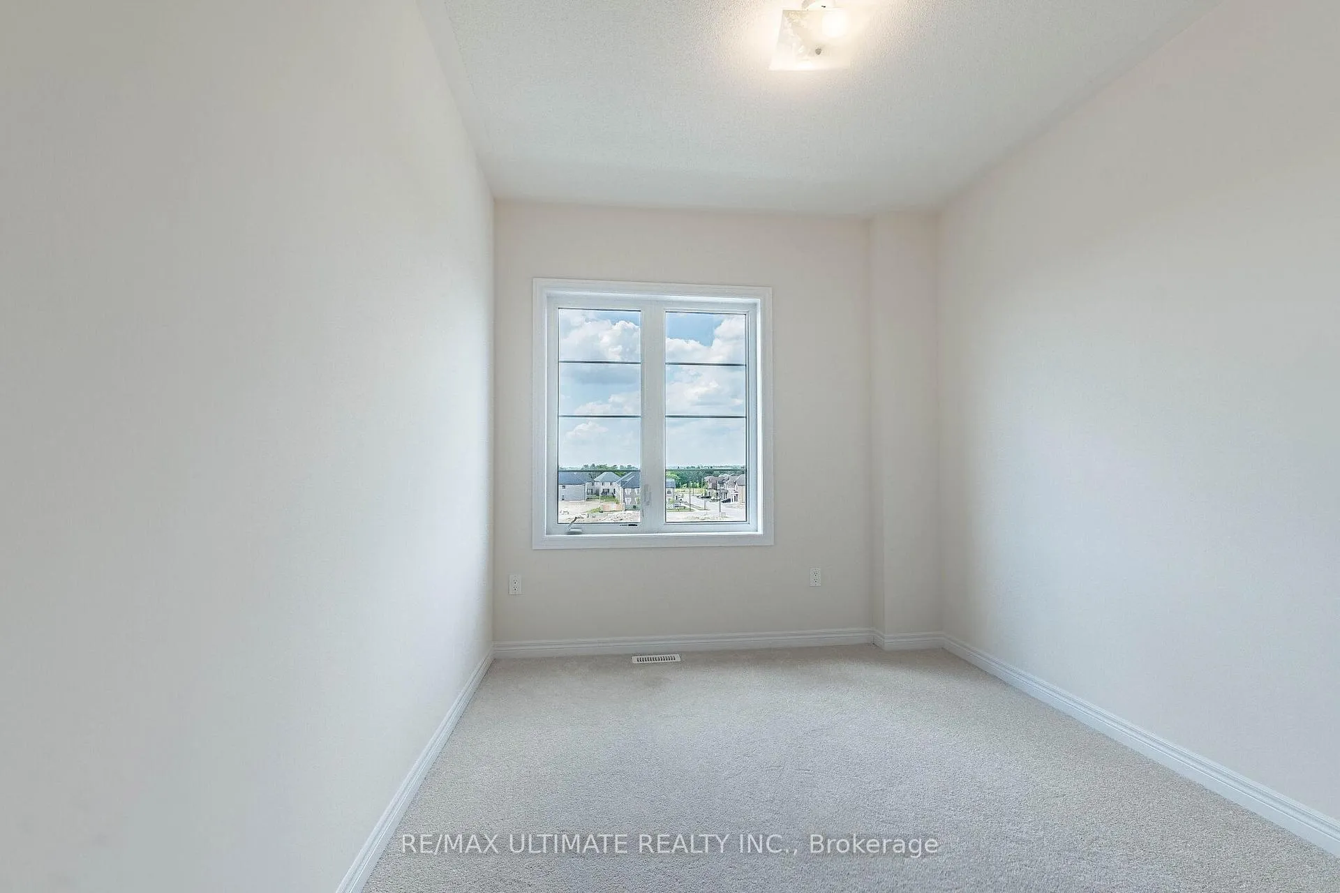 Photo 28 of 39 Sapwood Crescent, Brampton, Snelgrove — HOMEH