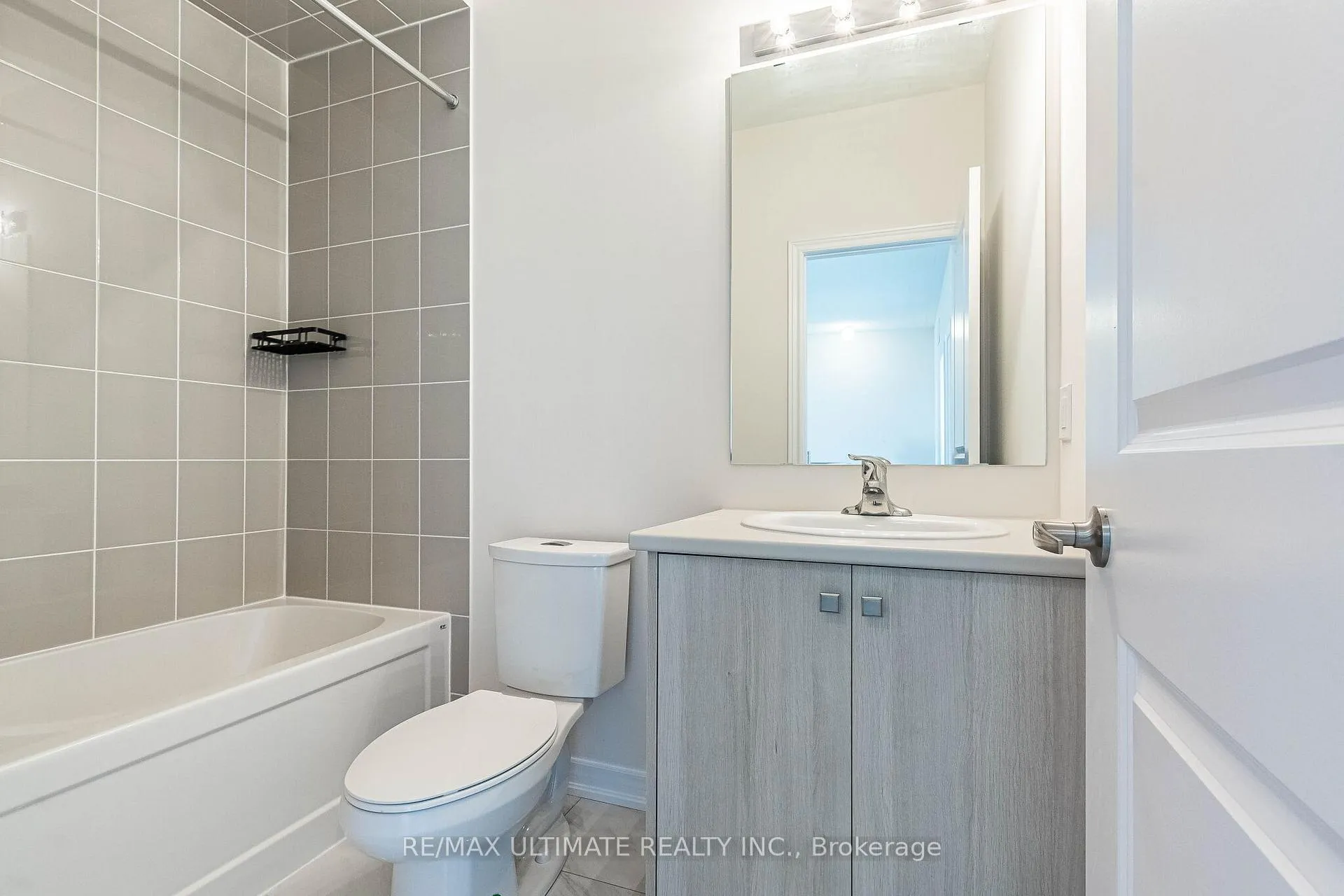 Photo 30 of 39 Sapwood Crescent, Brampton, Snelgrove — HOMEH