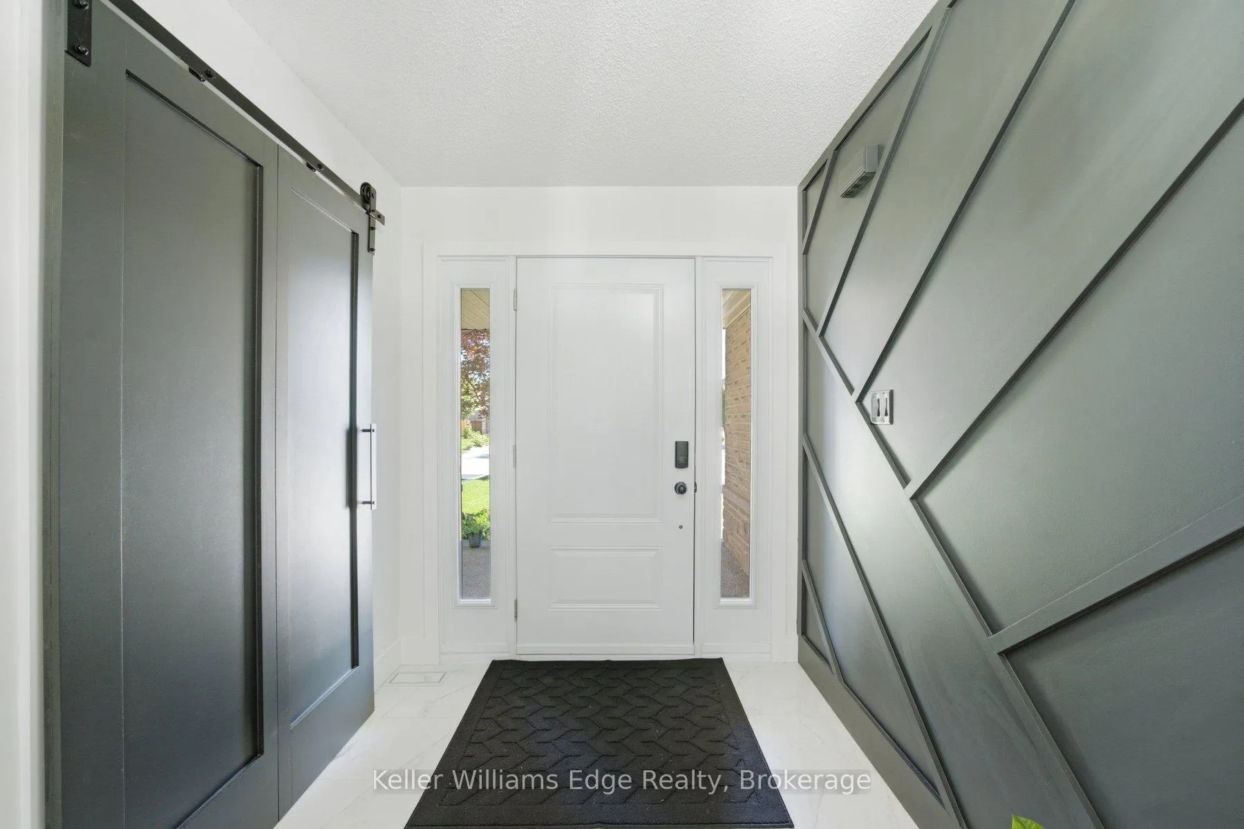 Photo 4 of 35 Rosebury Way, Hamilton, Mount Hope — HOMEH