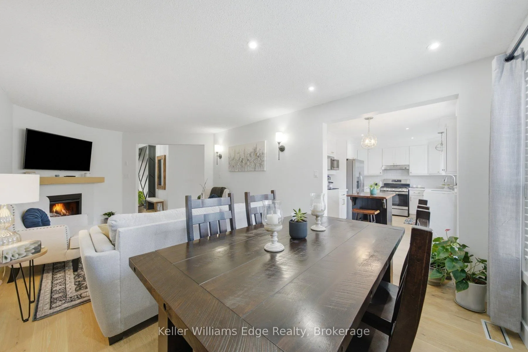 Photo 9 of 35 Rosebury Way, Hamilton, Mount Hope — HOMEH
