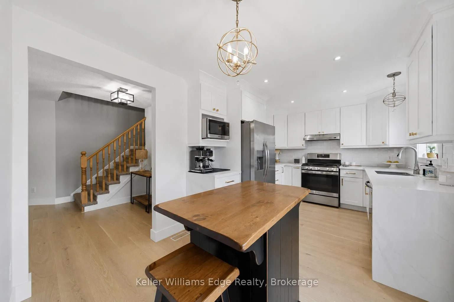 Photo 12 of 35 Rosebury Way, Hamilton, Mount Hope — HOMEH