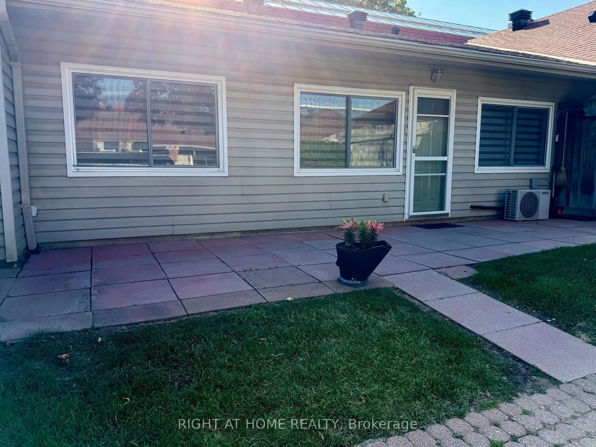 Photo 2 of Unit 10, 77 Mill Street E, New Tecumseth, Tottenham — HOMEH
