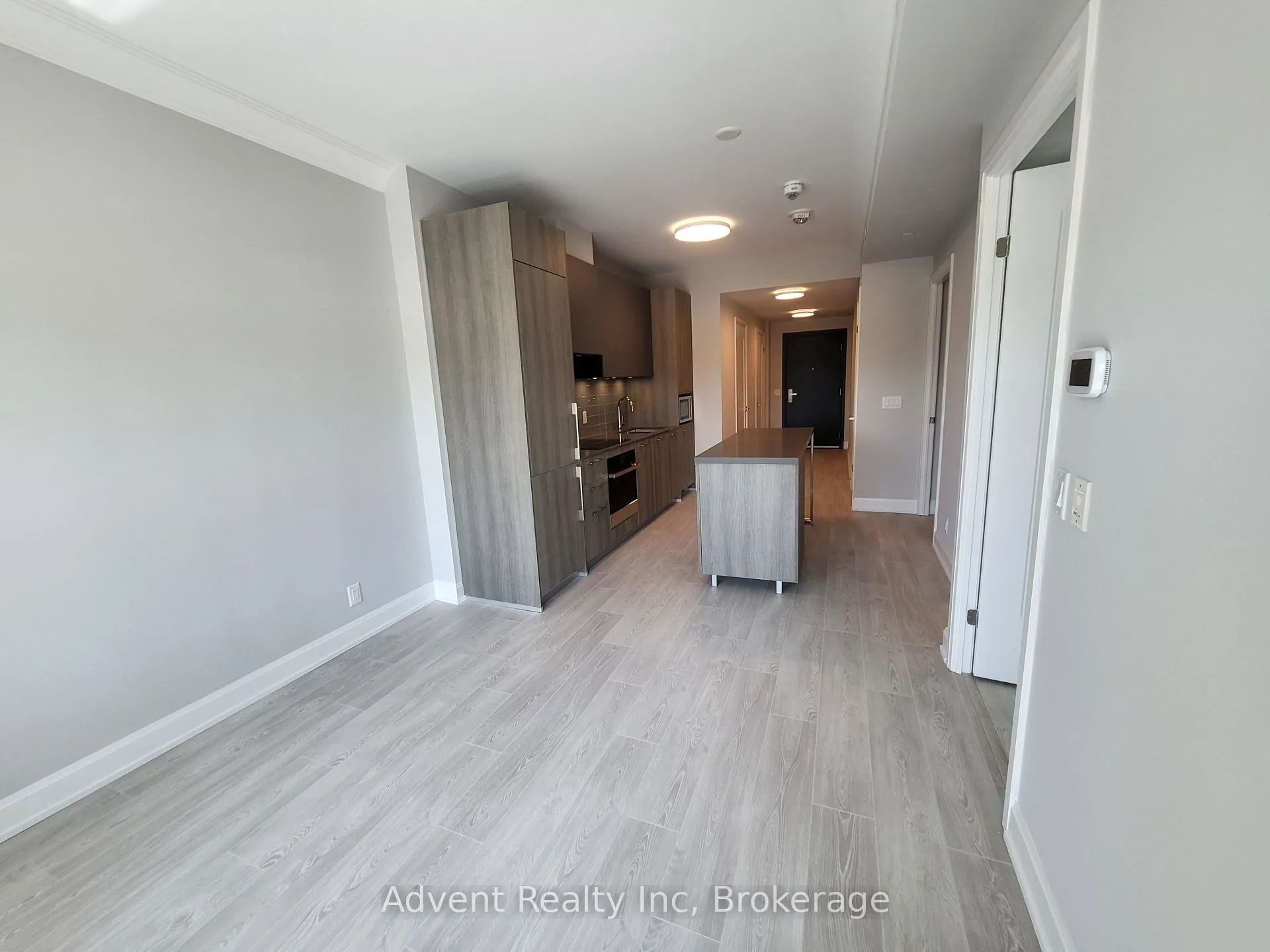 Photo 3 of Unit 707, 18 Water Walk Drive, Markham, Unionville — HOMEH