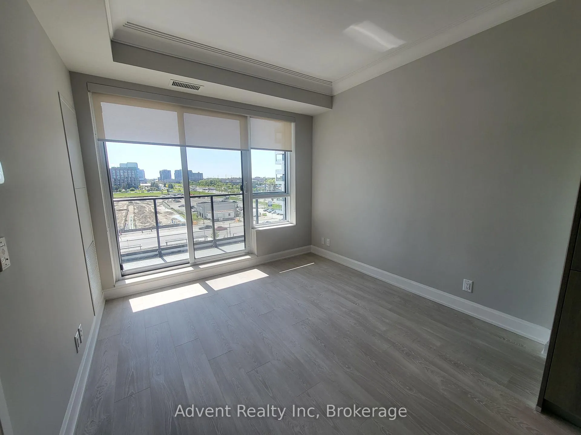 Photo 5 of Unit 707, 18 Water Walk Drive, Markham, Unionville — HOMEH