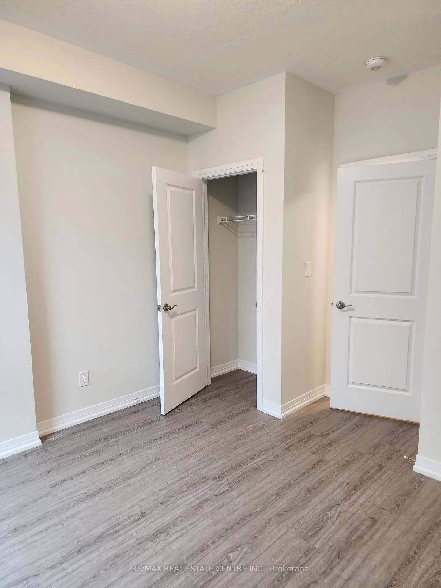 Photo 11 of Unit A72, 261 Woodbine Ave, Kitchener, Huron Park — HOMEH