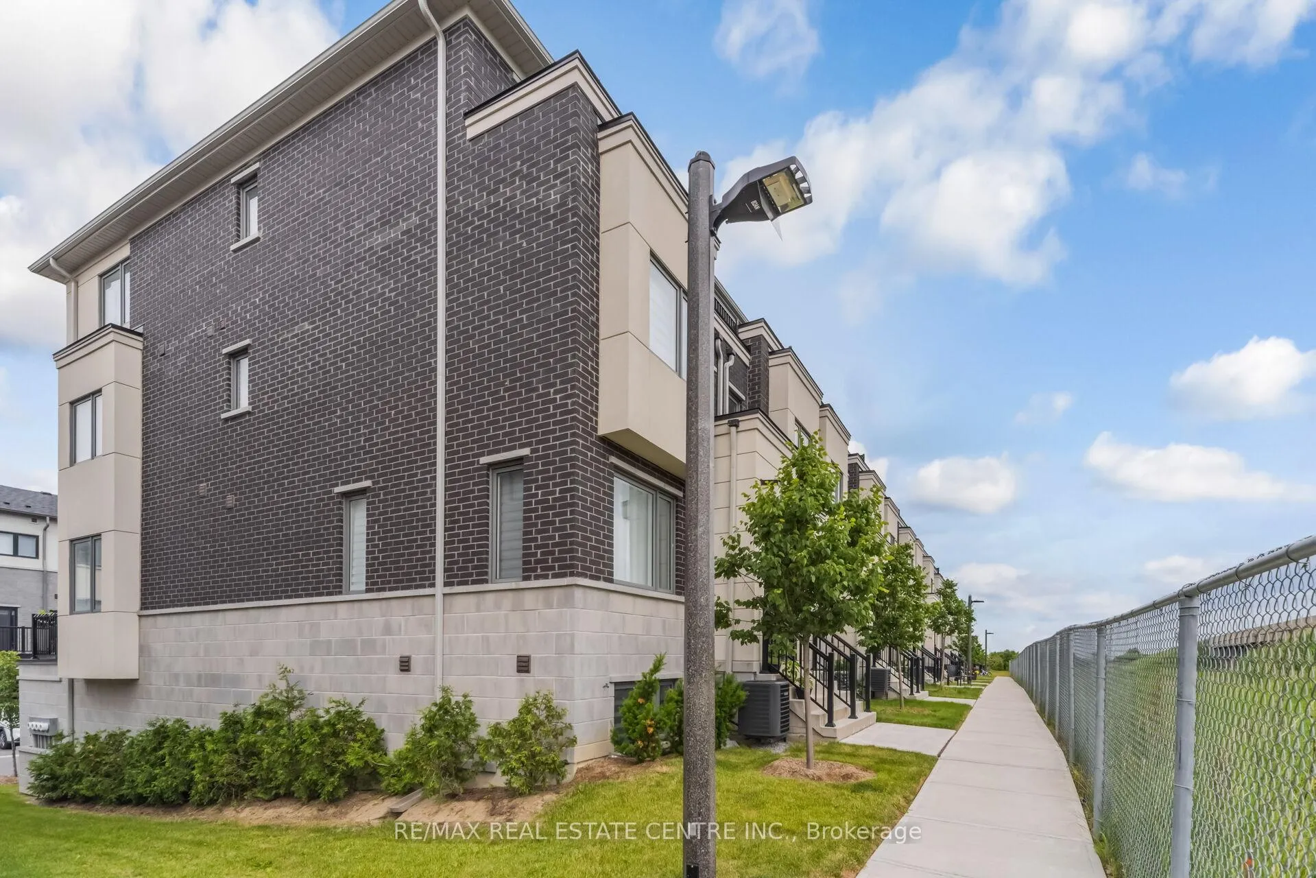 Photo 2 of 30 Lambert Lane, Caledon, Bolton East — HOMEH