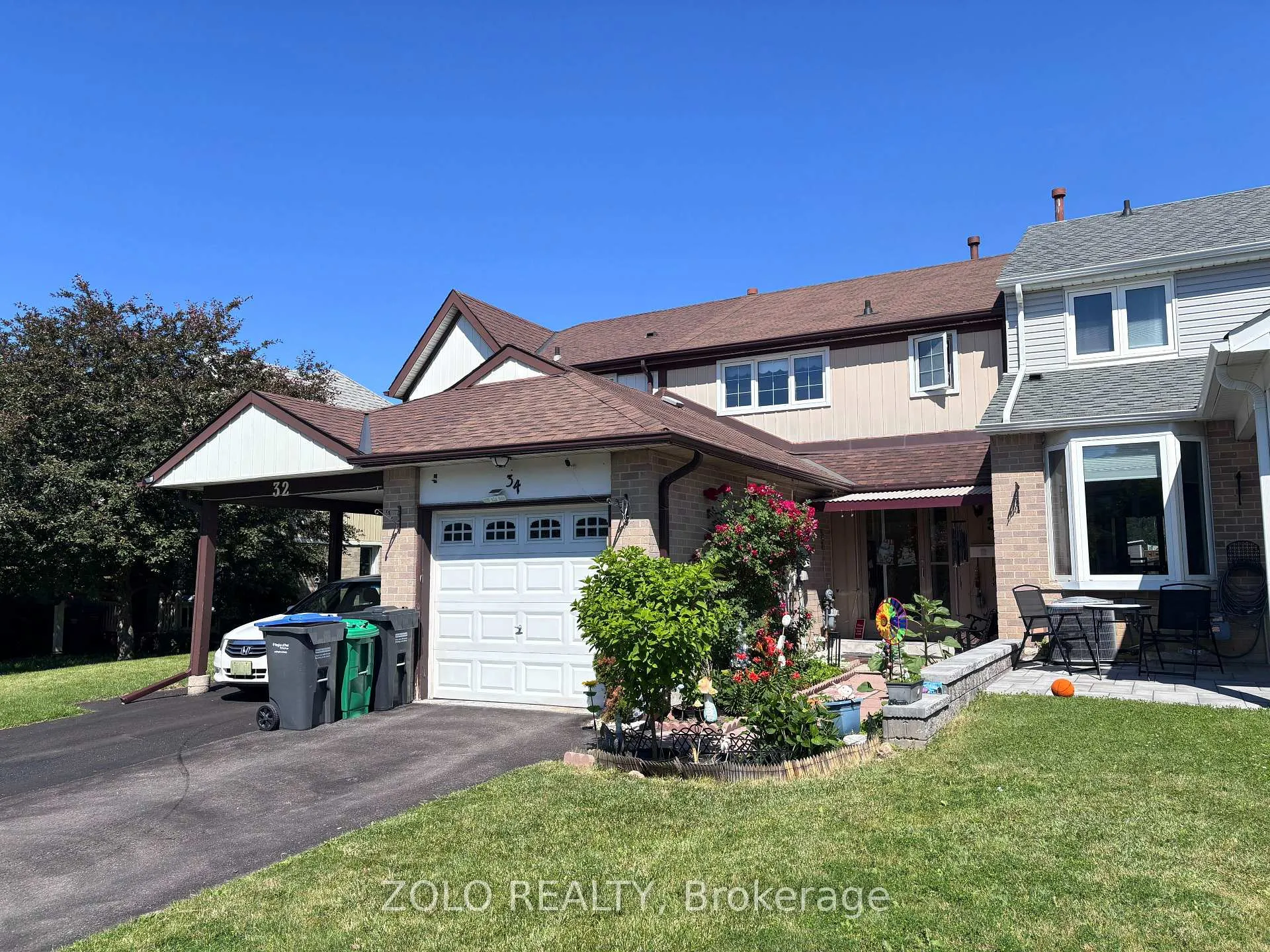 Photo 2 of 34 Primrose Crescent, Brampton, Heart Lake West — HOMEH