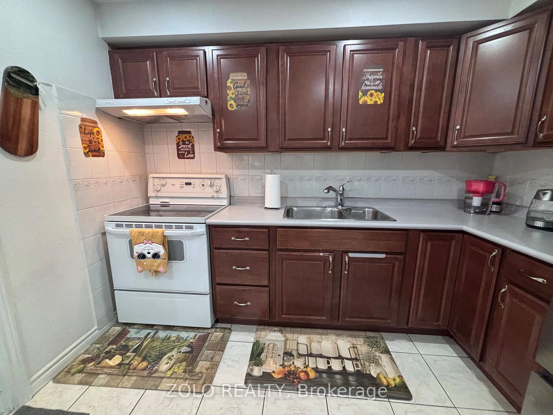 Photo 8 of 34 Primrose Crescent, Brampton, Heart Lake West — HOMEH