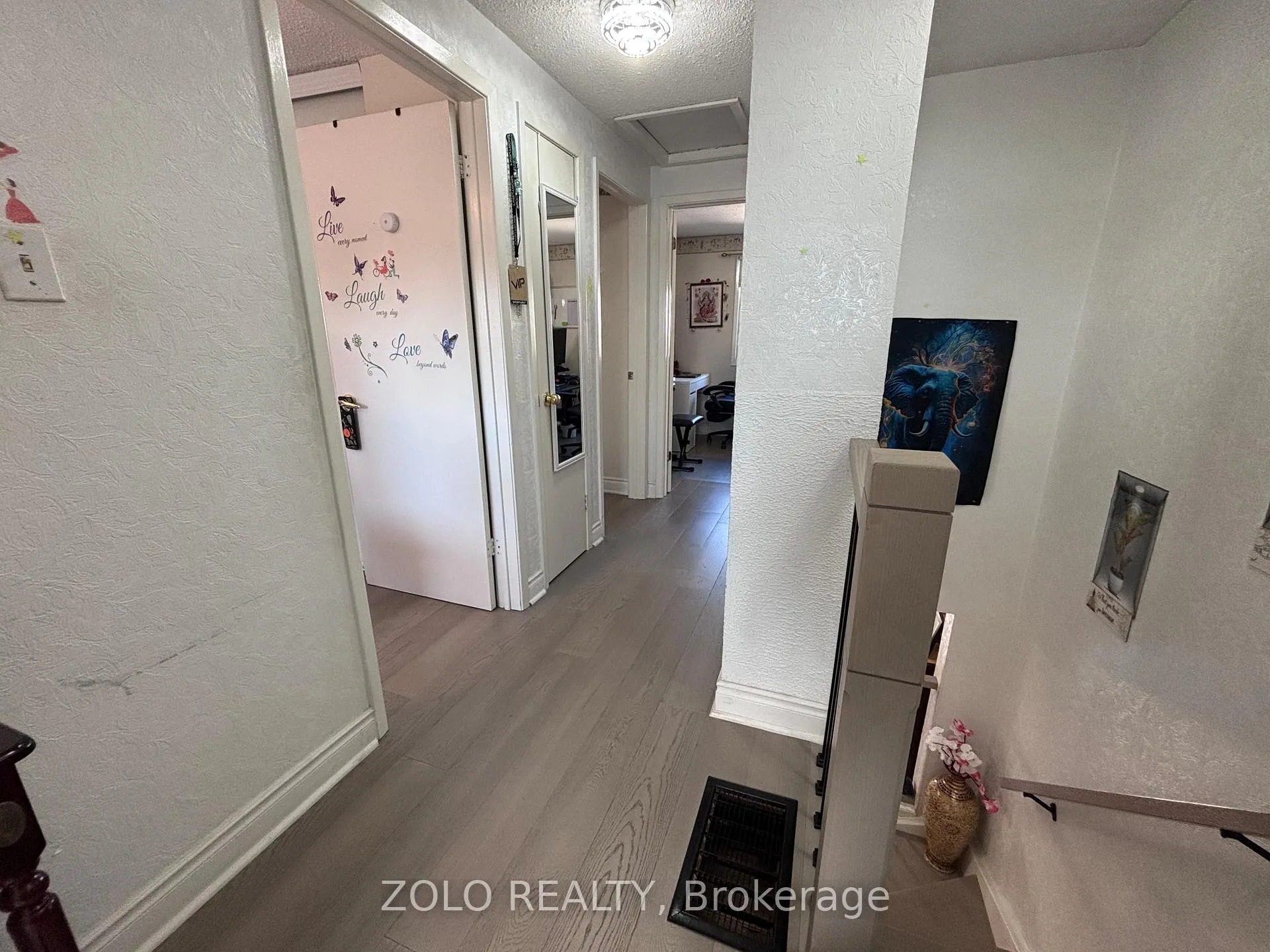Photo 10 of 34 Primrose Crescent, Brampton, Heart Lake West — HOMEH