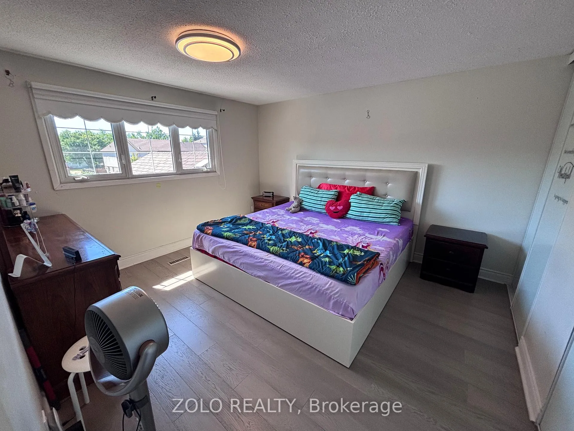Photo 11 of 34 Primrose Crescent, Brampton, Heart Lake West — HOMEH