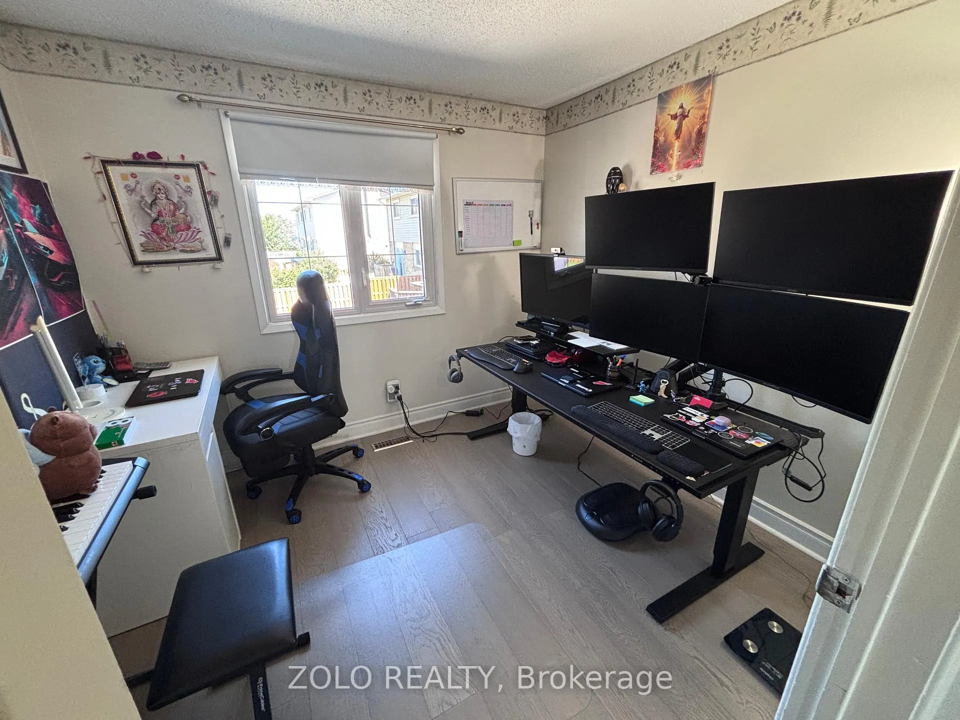 Photo 13 of 34 Primrose Crescent, Brampton, Heart Lake West — HOMEH
