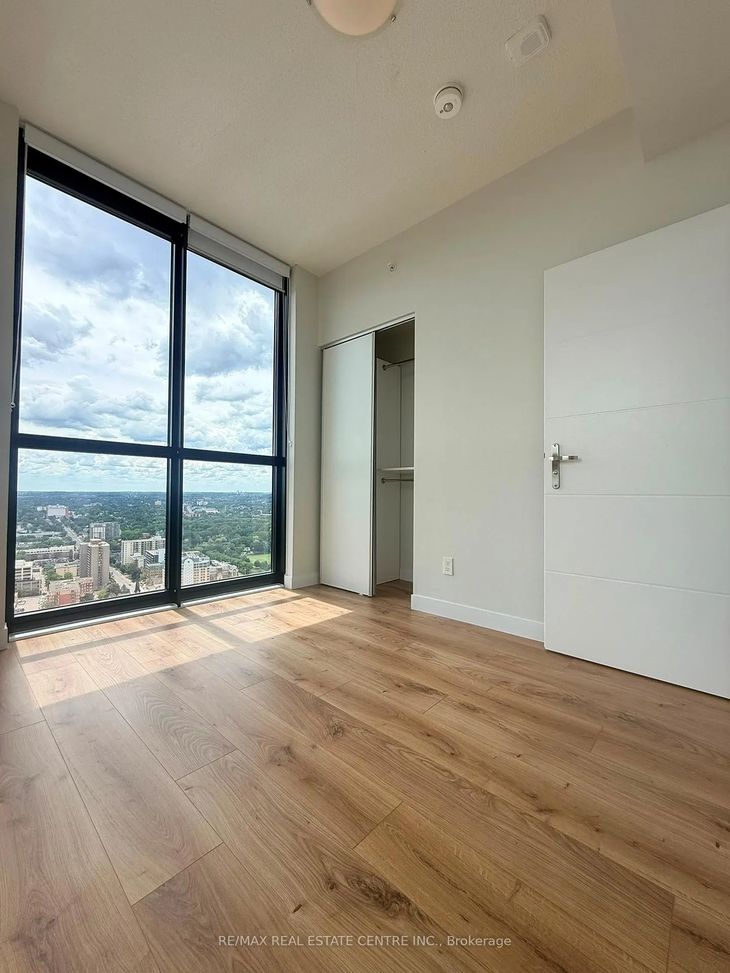Photo 7 of Unit 3514, 60 Frederick Street, Kitchener, City Commercial Core — HOMEH