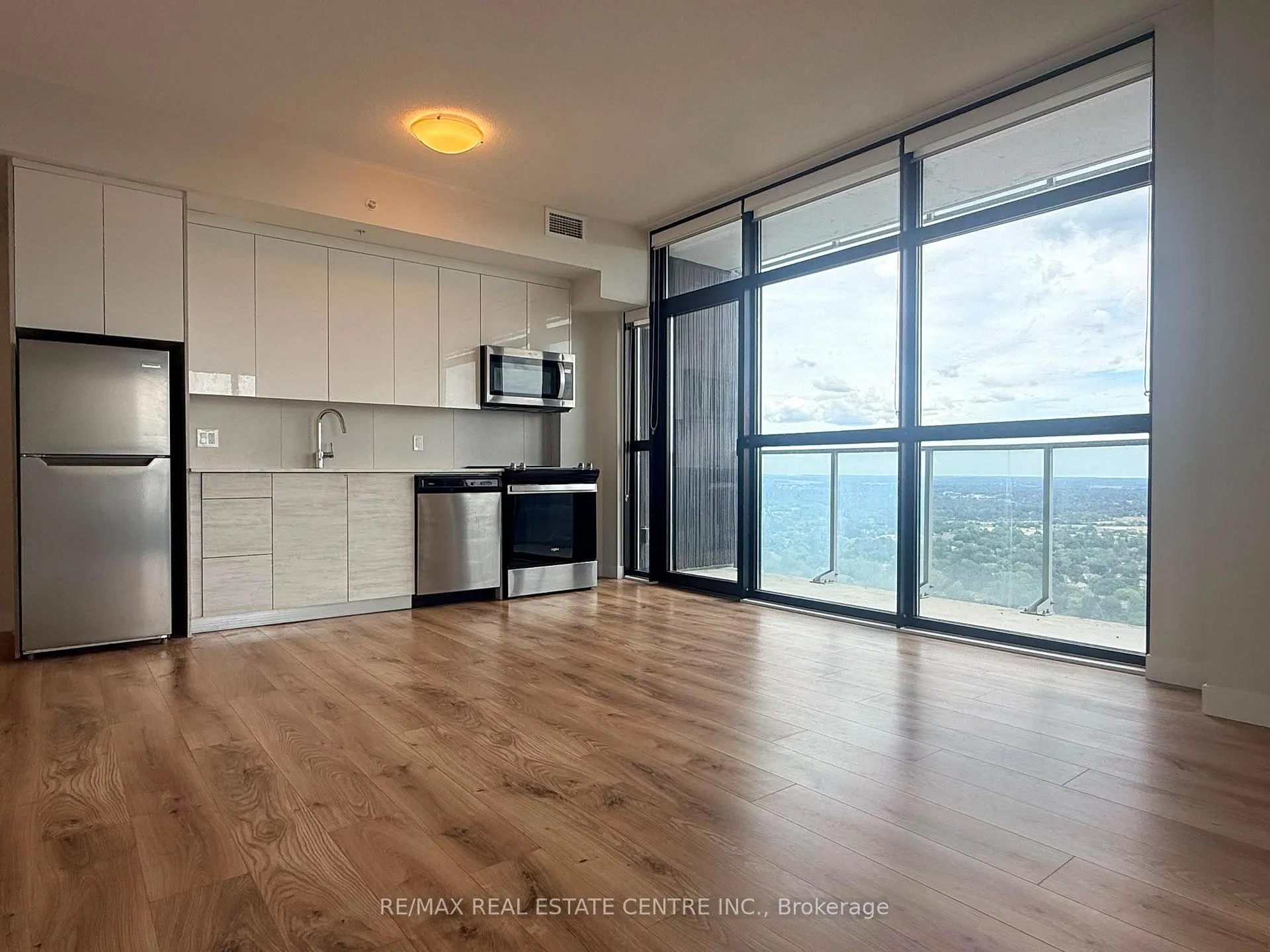 Photo 9 of Unit 3514, 60 Frederick Street, Kitchener, City Commercial Core — HOMEH